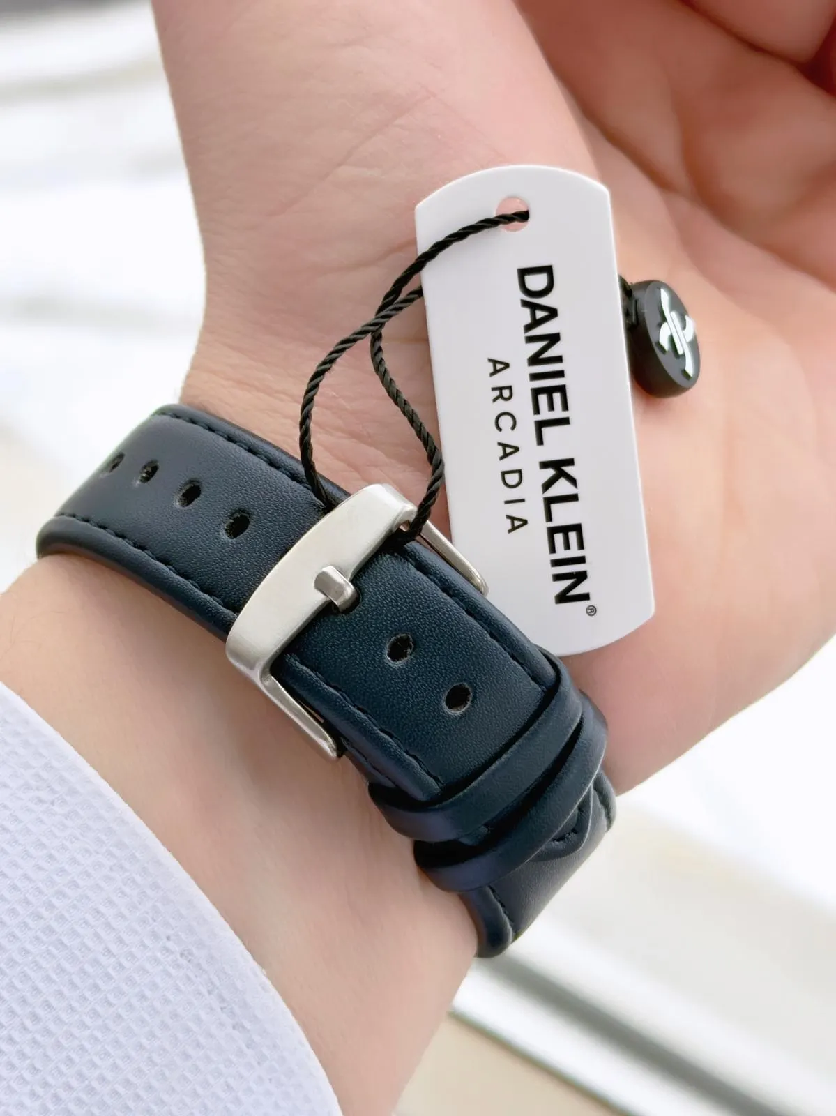 Daniel Klein Deri Kordon Takvimli Kadran 2 Yıl Garantili 3 Atm Dayanıklı Erkek Kol Saati E14272-2