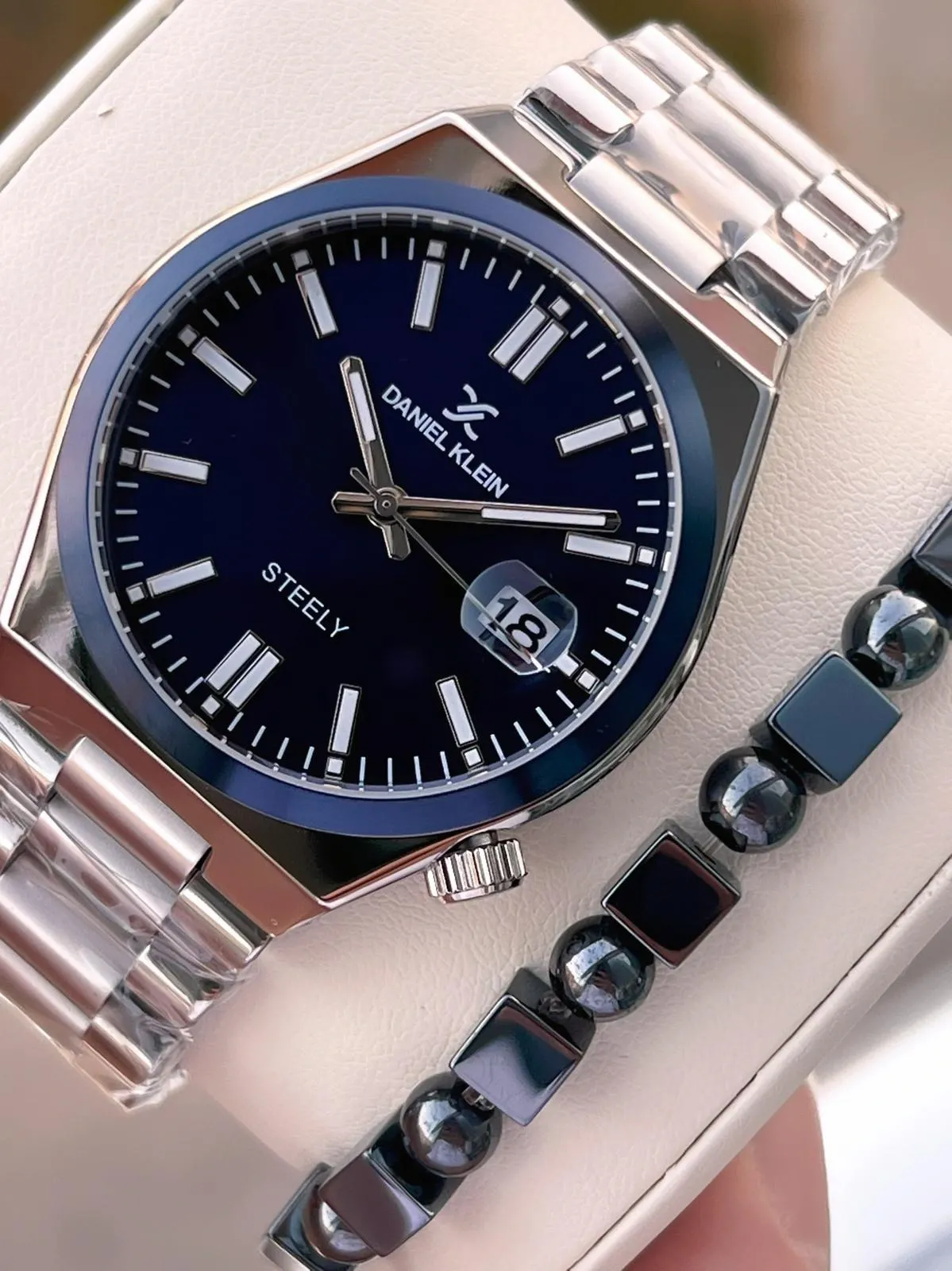 Daniel Klein Erkek Kol Saati 30 Metre Suya Dayanıklı Çelik Kordon + Bileklik Hediyeli VS.BLKT.0651