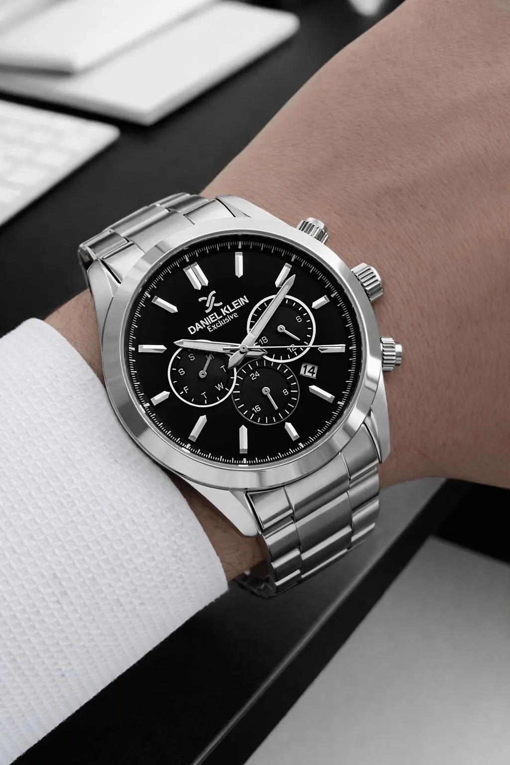 Daniel Klein Erkek Kol Saati 30 Metre Suya Dayanıklı Çelik Kordon + Bileklik Hediyeli VS.BLKT.0810