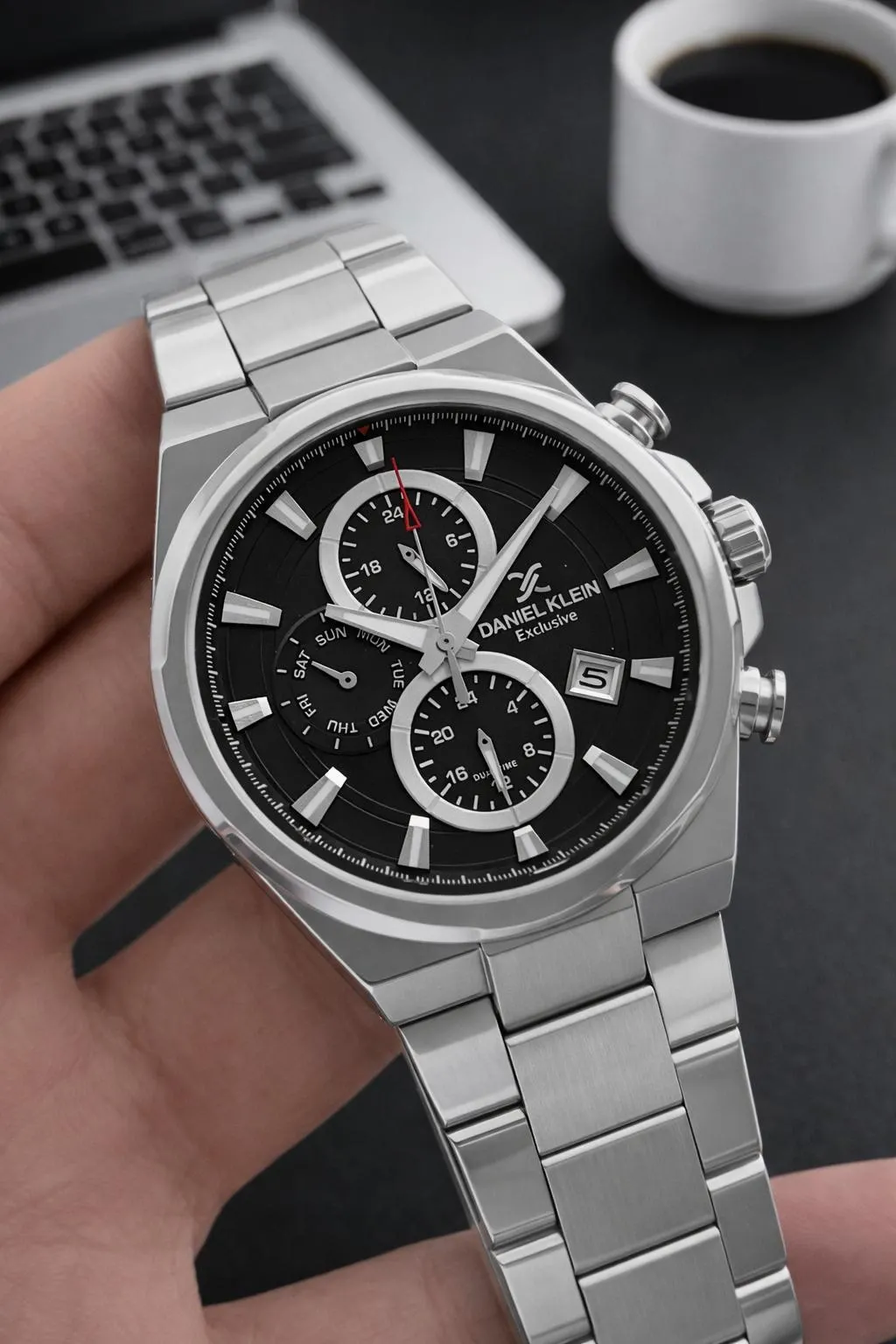 Daniel Klein Erkek Kol Saati 30 Metre Suya Dayanıklı Çelik Kordon + Bileklik Hediyeli VS.BLKT.0813