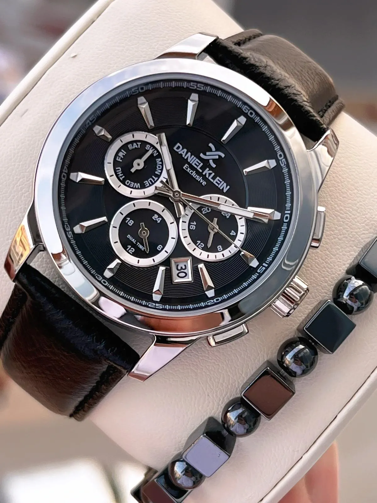 Daniel Klein Erkek Kol Saati 30 Metre Suya Dayanıklı Deri Kayış Kordon + Bileklik Hediyeli  VS.BLKT.0677