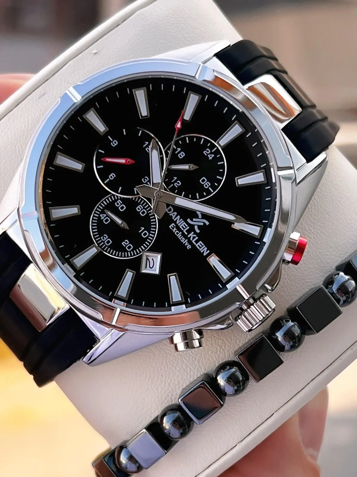 Daniel Klein Erkek Kol Saati 30 Metre Suya Dayanıklı Silikon Kordon + Bileklik Hediyeli VS.BLKT.0713