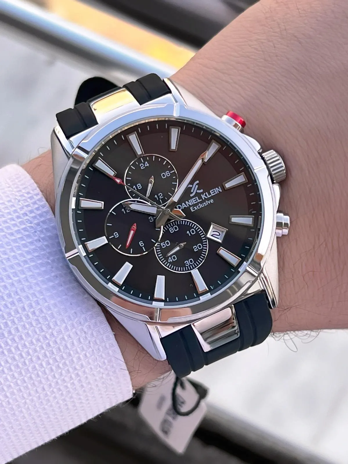 Daniel Klein Erkek Kol Saati 30 Metre Suya Dayanıklı Silikon Kordon + Bileklik Hediyeli VS.BLKT.0713