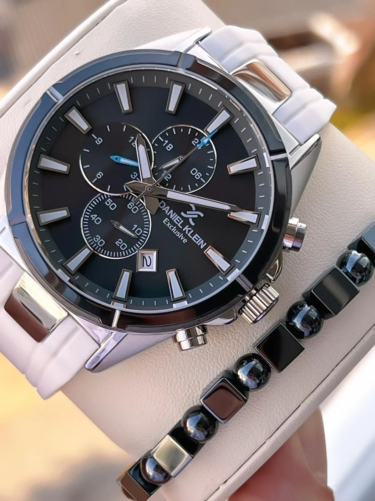 Daniel Klein Erkek Kol Saati 30 Metre Suya Dayanıklı Silikon Kordon + Bileklik Hediyeli VS.BLKT.0714