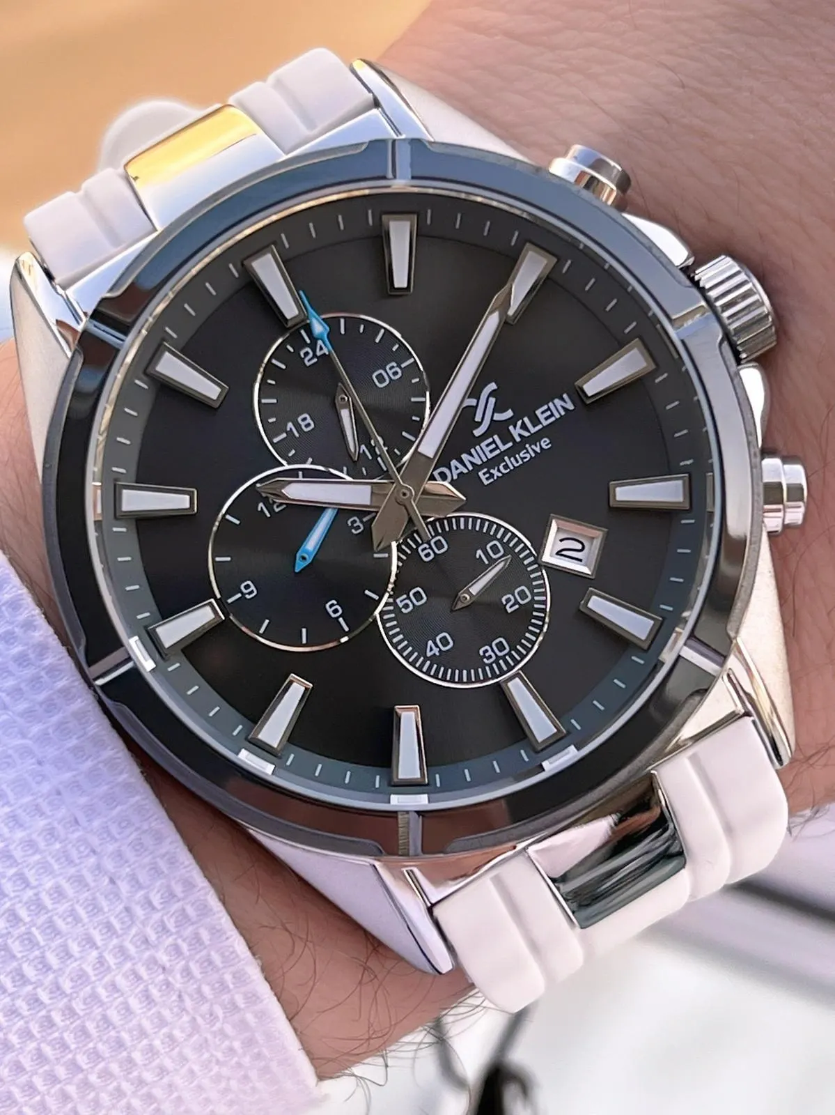 Daniel Klein Erkek Kol Saati 30 Metre Suya Dayanıklı Silikon Kordon + Bileklik Hediyeli VS.BLKT.0714