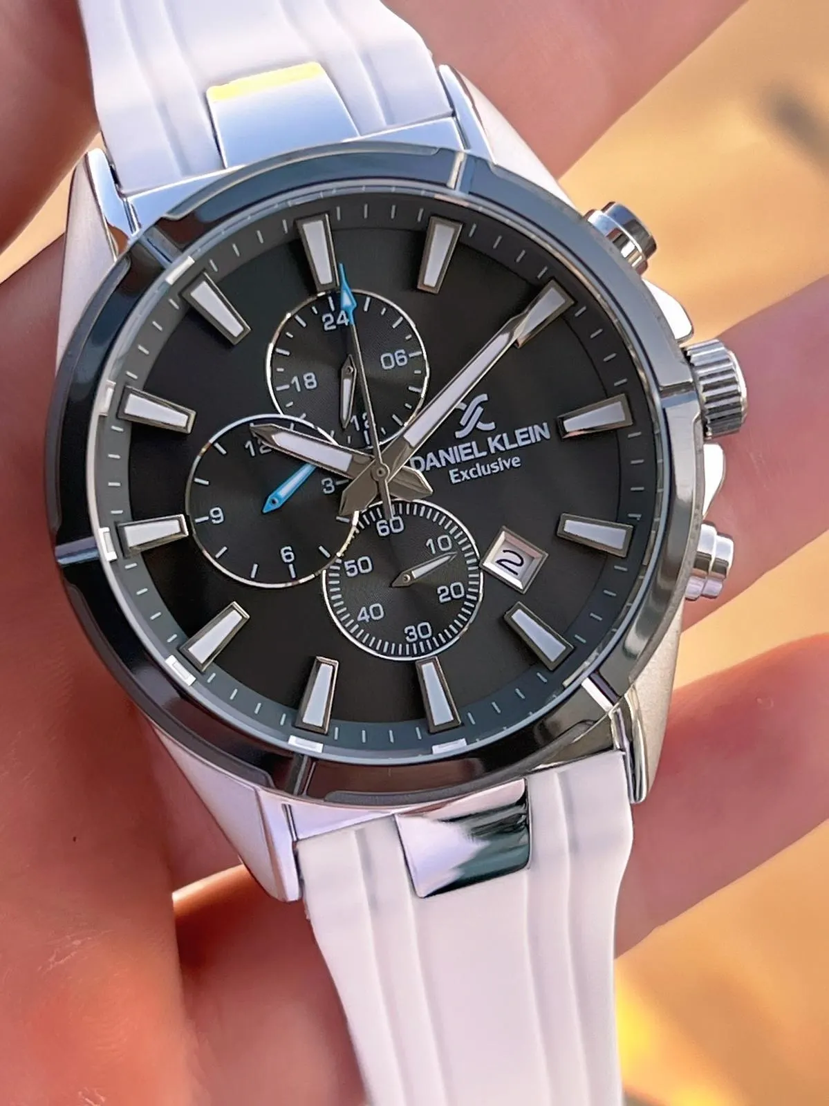 Daniel Klein Erkek Kol Saati 30 Metre Suya Dayanıklı Silikon Kordon + Bileklik Hediyeli VS.BLKT.0714