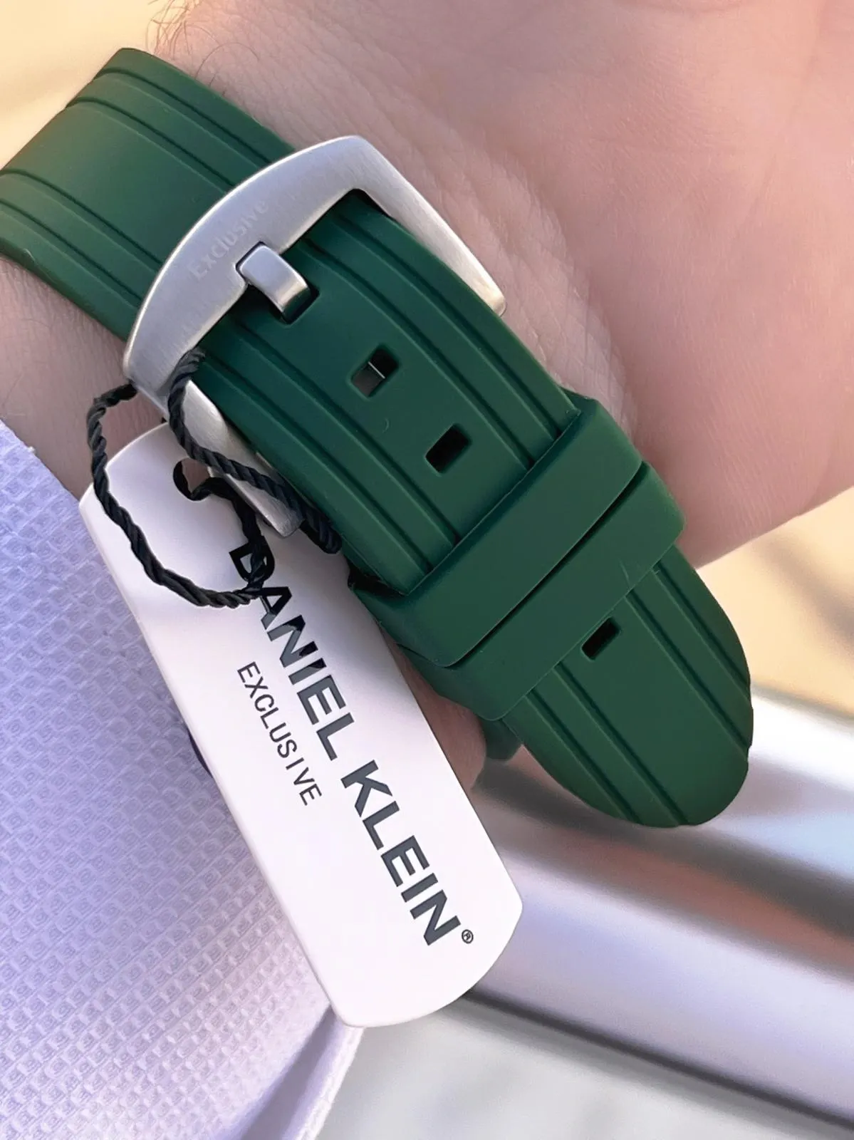 Daniel Klein Erkek Kol Saati 30 Metre Suya Dayanıklı Silikon Kordon + Bileklik Hediyeli VS.BLKT.0715