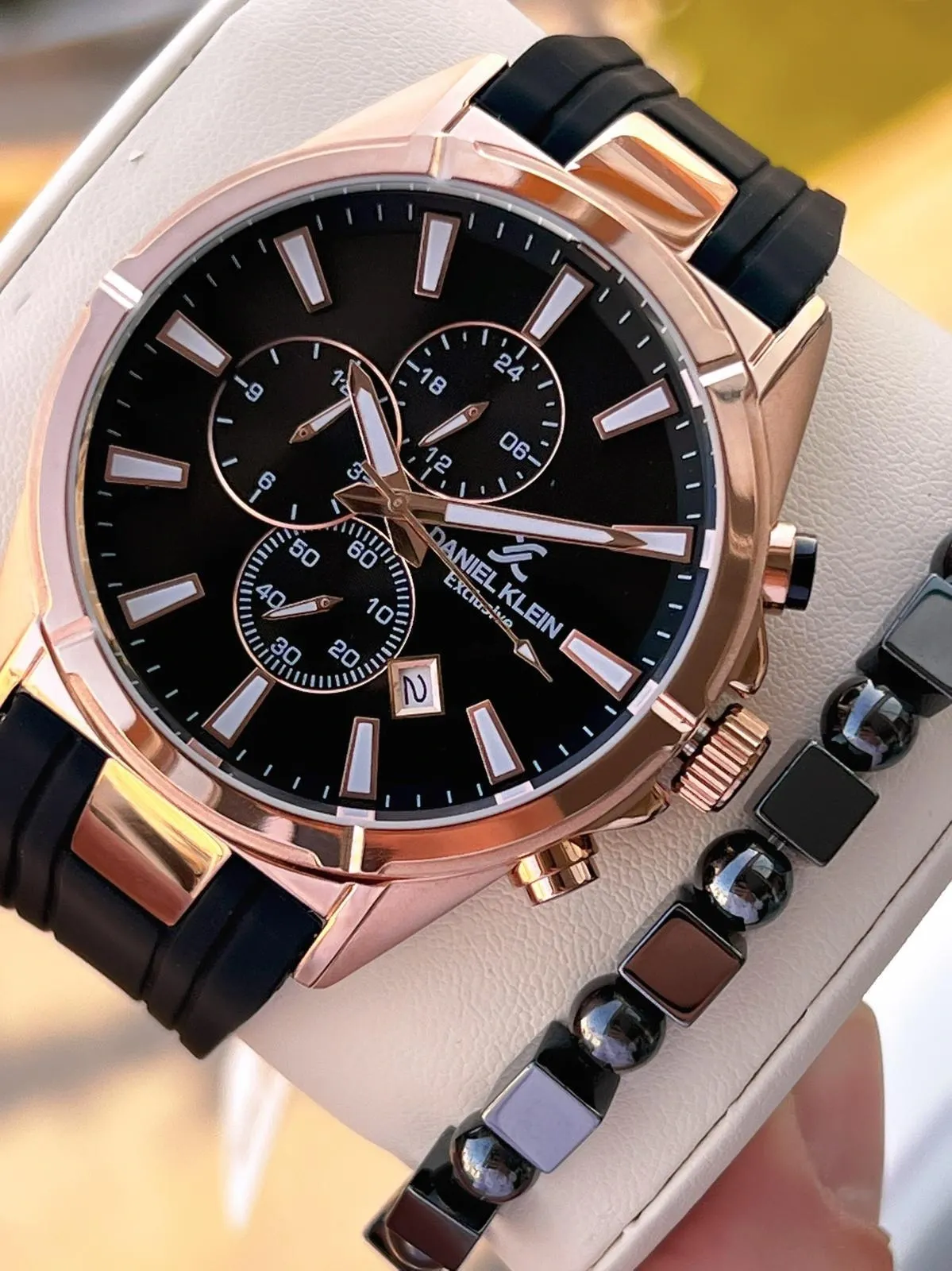 Daniel Klein Erkek Kol Saati 30 Metre Suya Dayanıklı Silikon Kordon + Bileklik Hediyeli VS.BLKT.0716