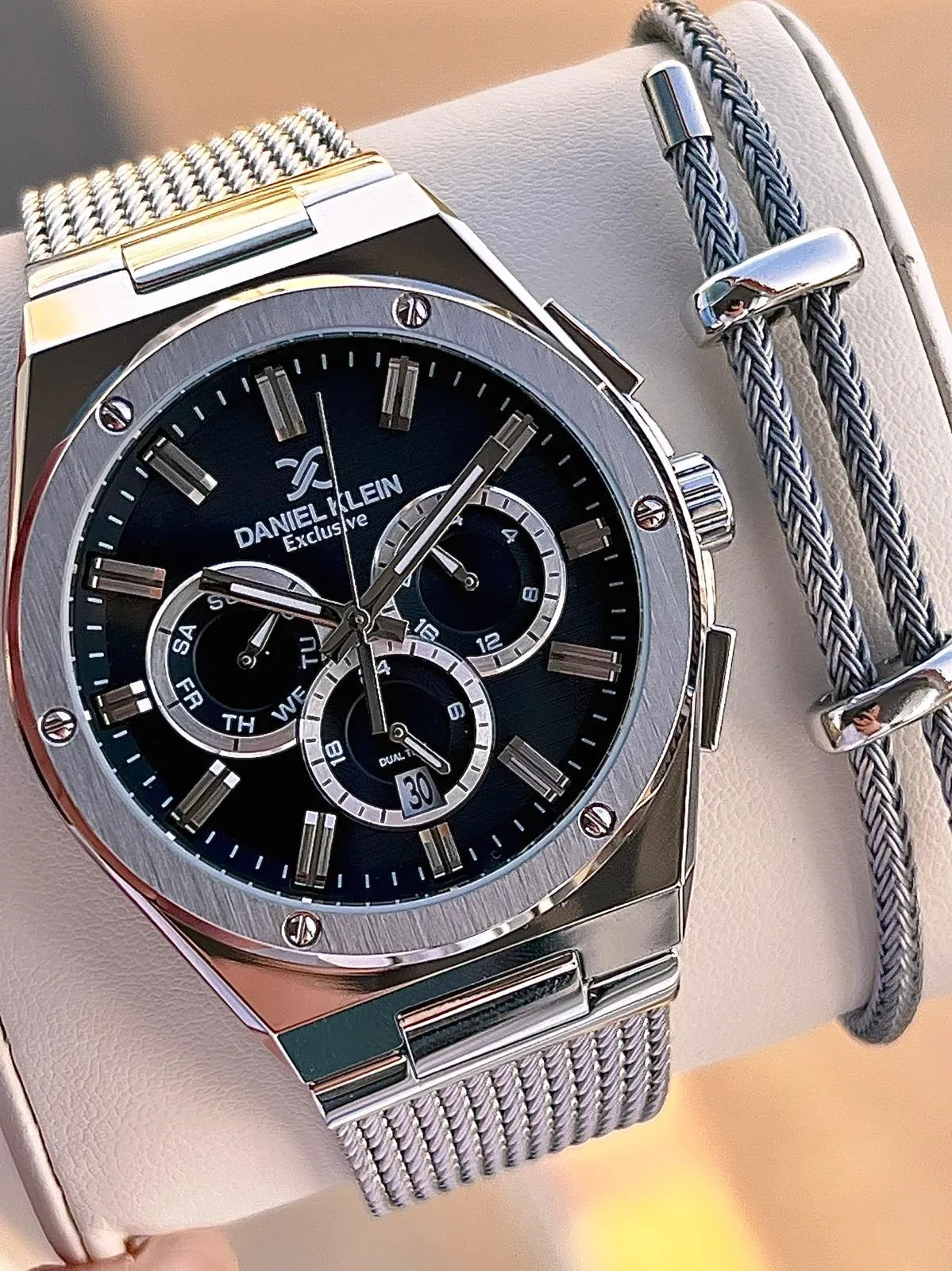 Daniel Klein Hasır Kordon İtalyan Tasarım Bileklik Hediyeli 2 Yıl Garantili Erkek Kol Saati E10885.2