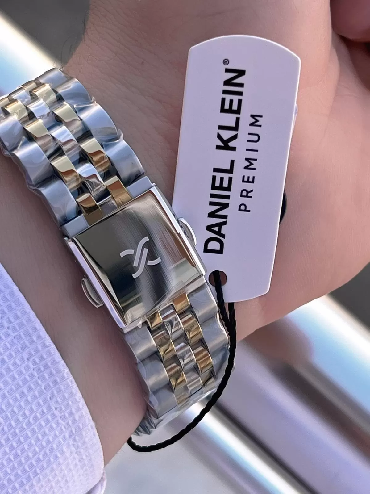 Daniel Klein İtalyan Model Bileklik Hediyeli Çelik Kordon 3 Atm 2 Yıl Garantili Erkek Kol Saati MY02