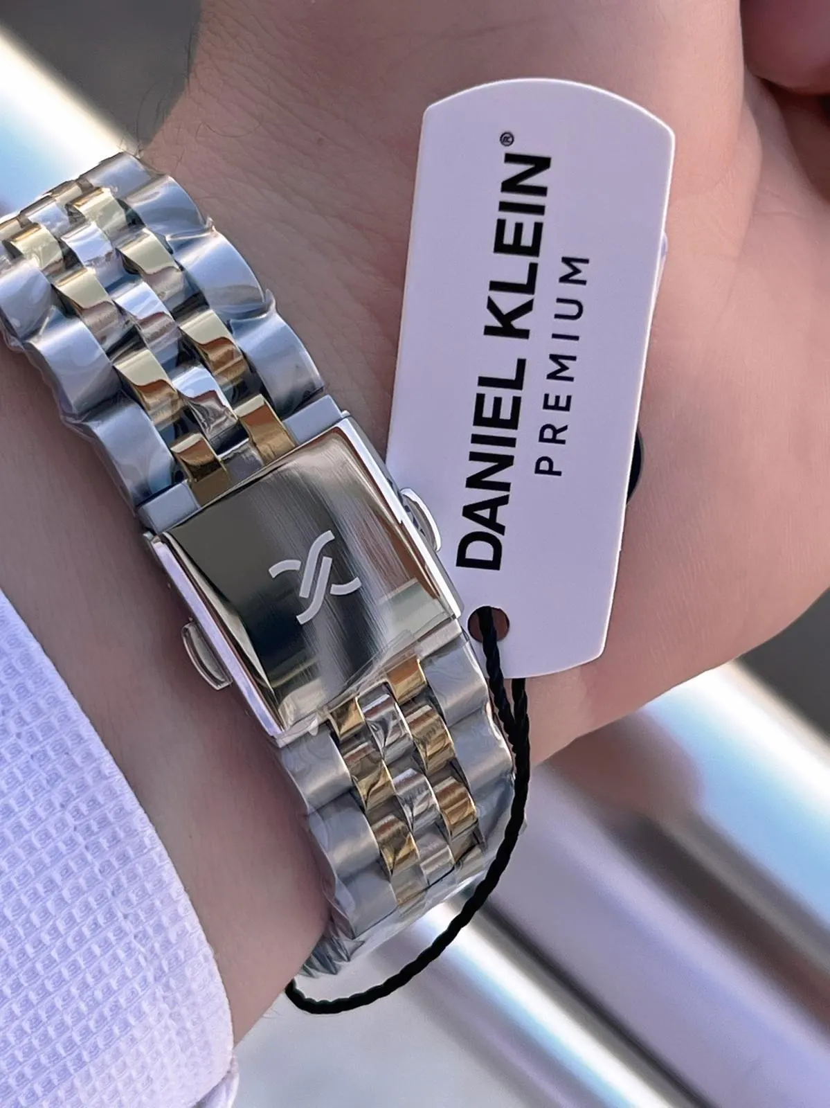 Daniel Klein İtalyan Model Bileklik Hediyeli Çelik Kordon 3 Atm 2 Yıl Garantili Erkek Kol Saati MY03
