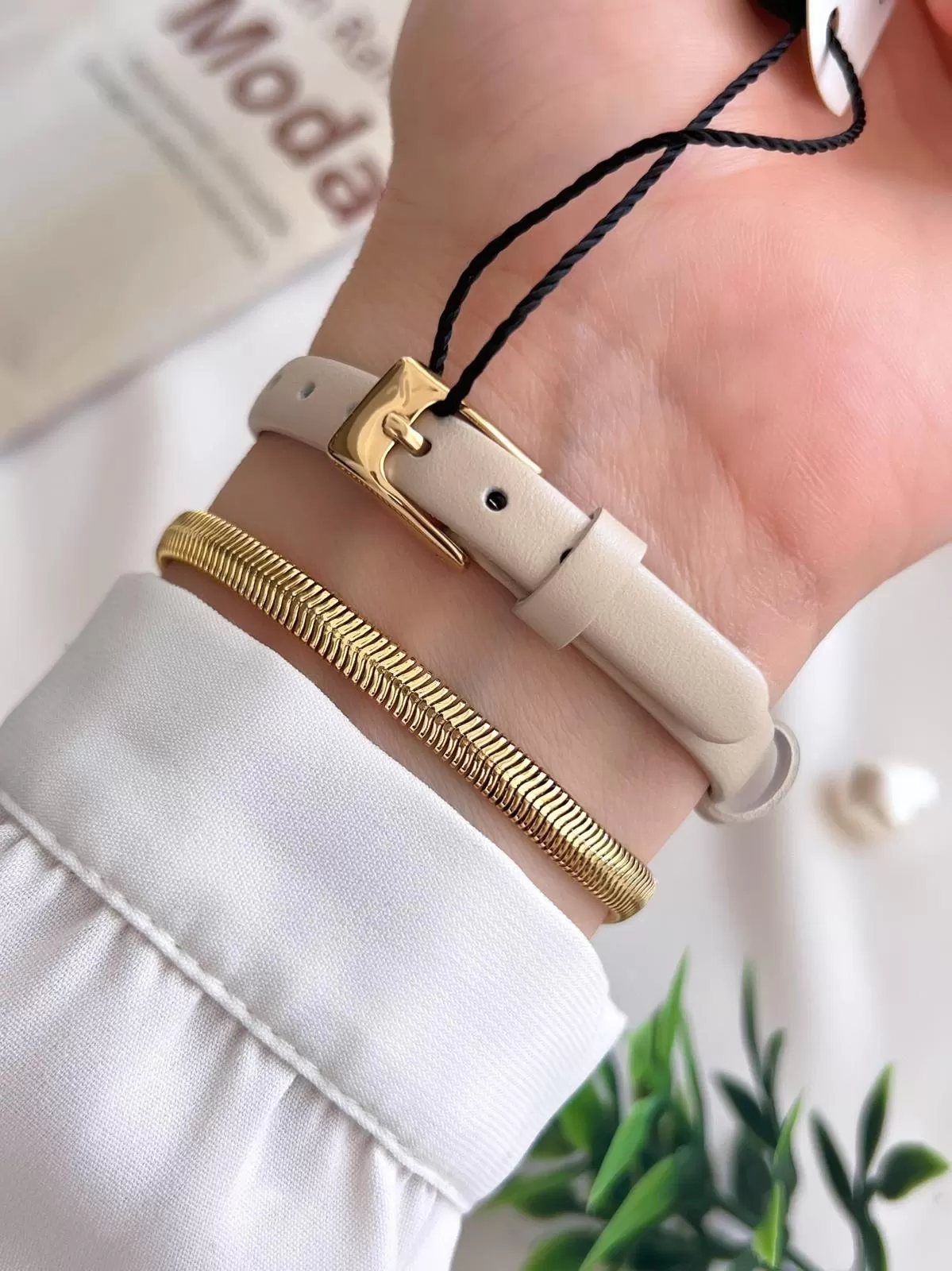 Daniel Klein Minimalist Model Deri Kordon 3 Atm Suya Dayanıklı Özel Tasarım Kadın Kol Saat+Bileklik VS.BLKT.0438