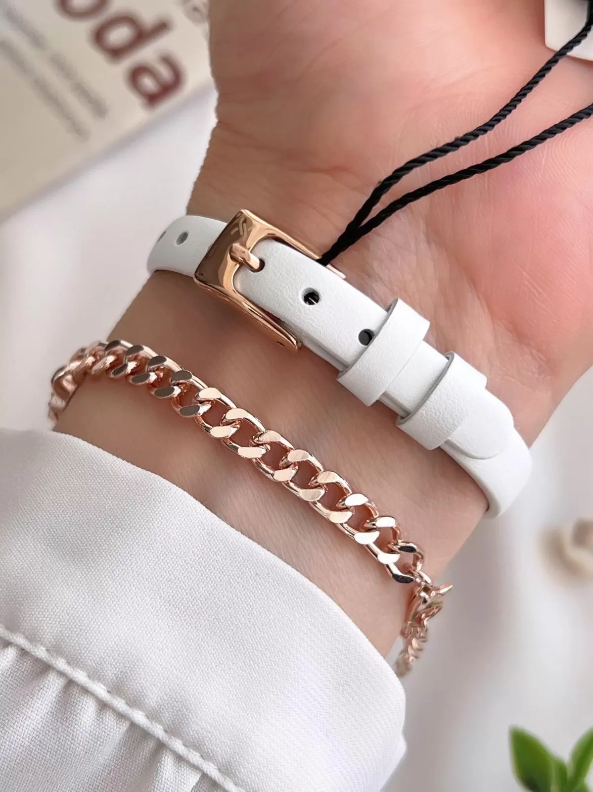Daniel Klein Minimalist Model Deri Kordon 3 Atm Suya Dayanıklı Özel Tasarım Kadın Kol Saat+Bileklik VS.BLKT.0441