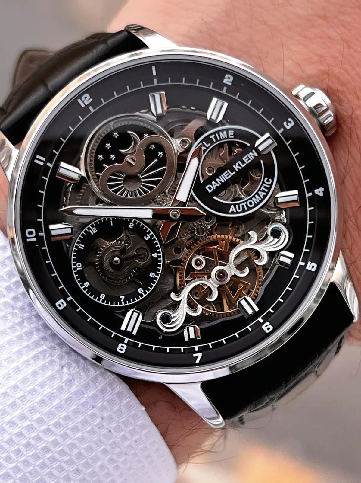 Daniel Klein Otomatik Erkek Kol Saati 30 Metre Suya Dayanıklı Deri Kordon + Bileklik Hediyeli VS.BLKT.0712