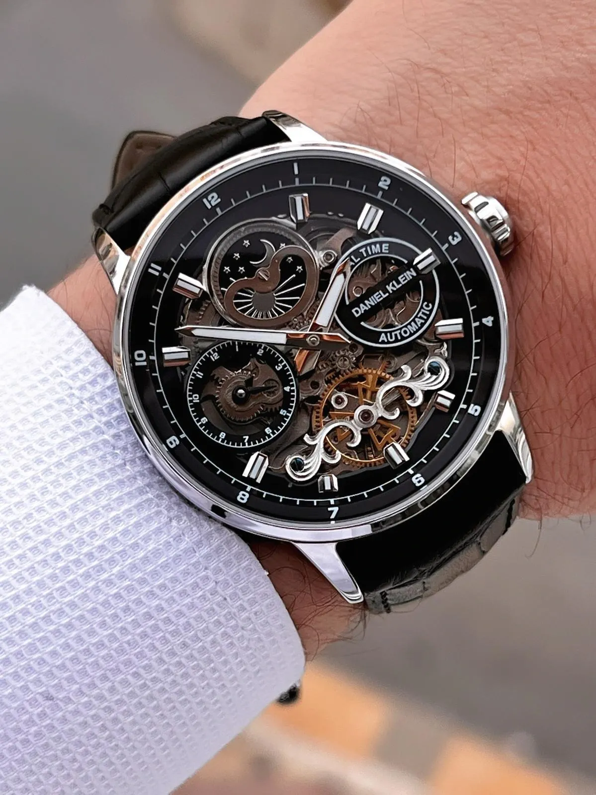 Daniel Klein Otomatik Erkek Kol Saati 30 Metre Suya Dayanıklı Deri Kordon + Bileklik Hediyeli VS.BLKT.0712