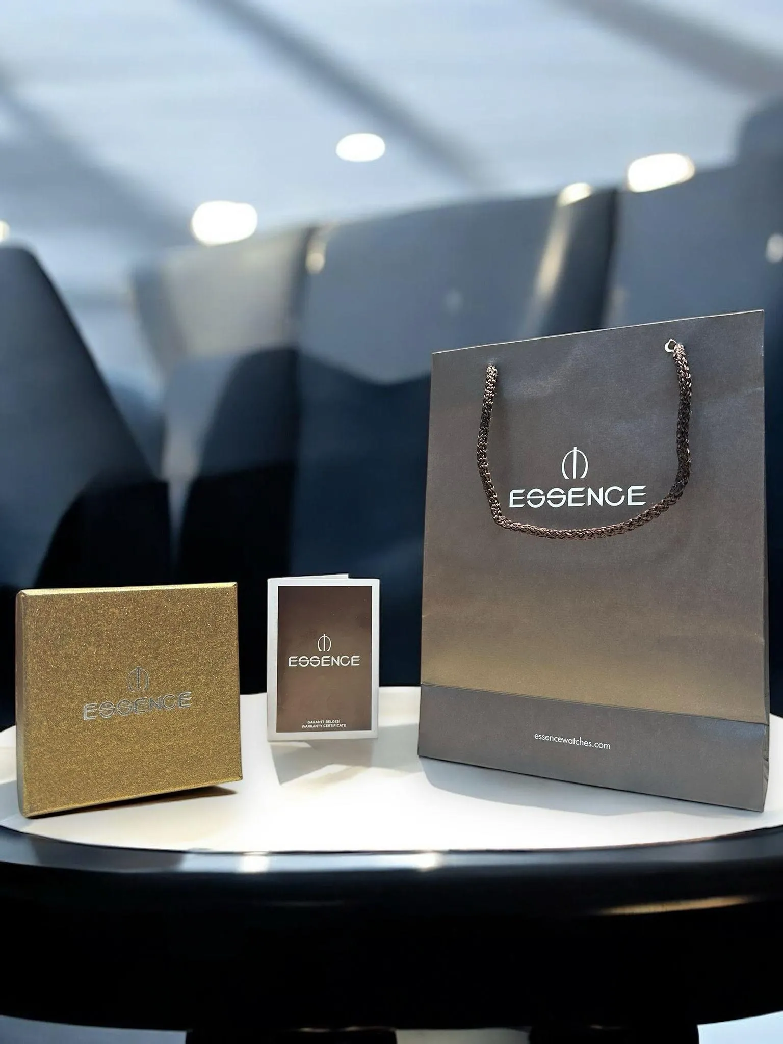 Essence Çelik Kordon Kararma Yapmaz 3 Atm Suya Dayanıklı Kadın Kol Saati + Bileklik VS.BLKT.0826