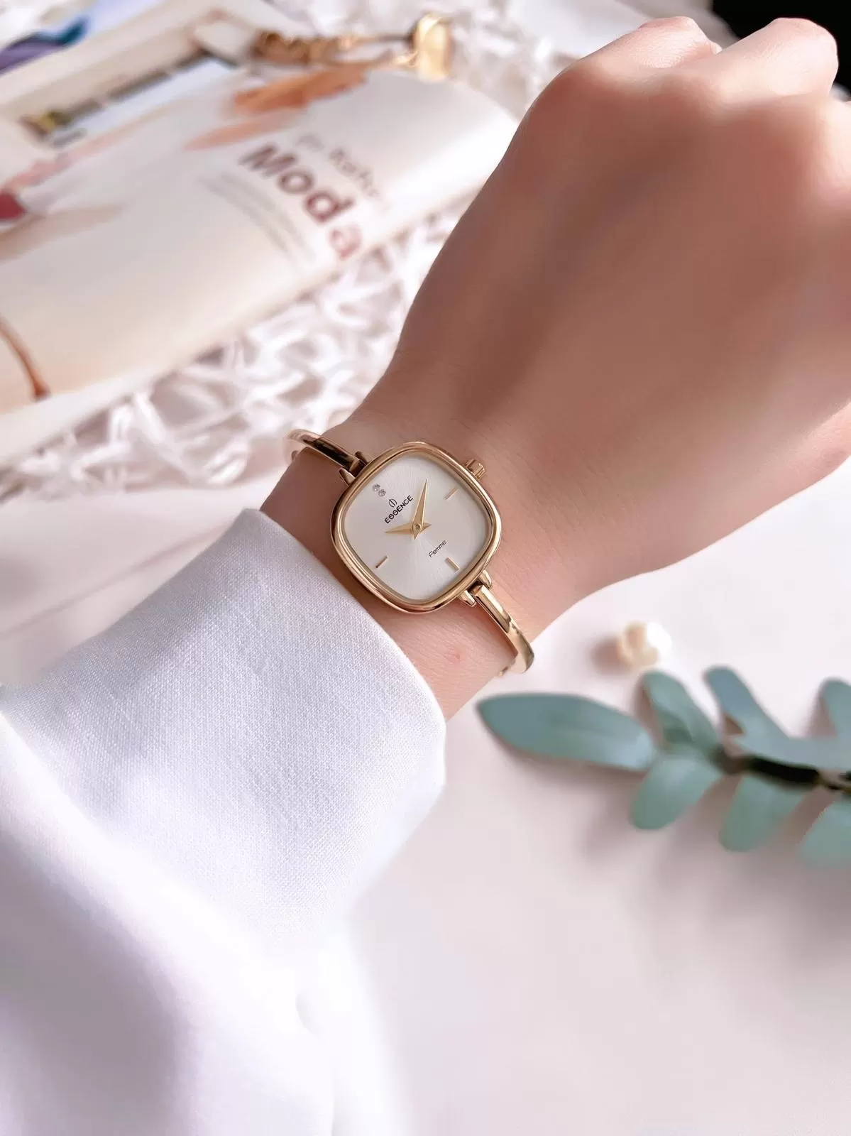 Essence Vintage Seri Küçük Kasa Çelik Kararma Renk Atma Yapmaz Kadın Kol Saat+Bileklik BD1222.120