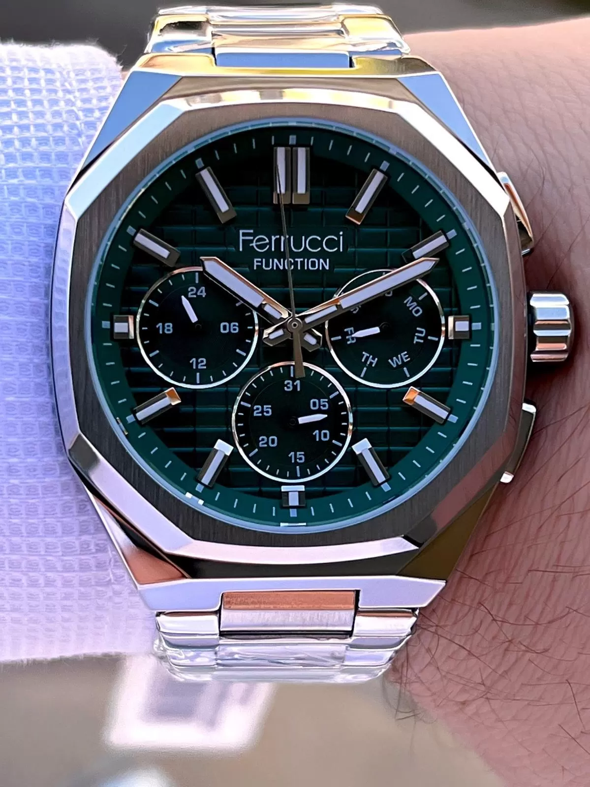 Ferrucci 2 Yıl Garantili Çelik Kordon İç Kadran Özellikleri Aktif 3 Atm Erkek Kol Saati EF.03372.04
