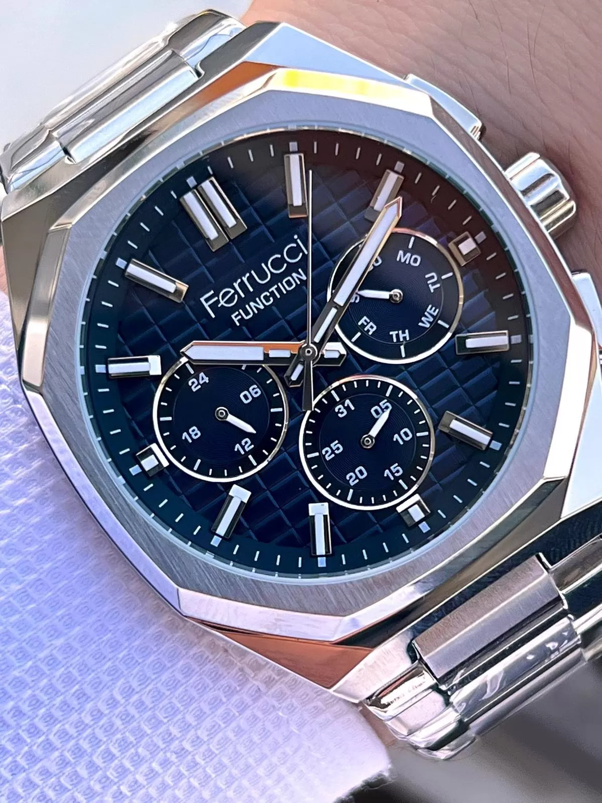 Ferrucci 2 Yıl Garantili Çelik Kordon İç Kadran Özellikleri Aktif 3 Atm Erkek Kol Saati EF.03372.05