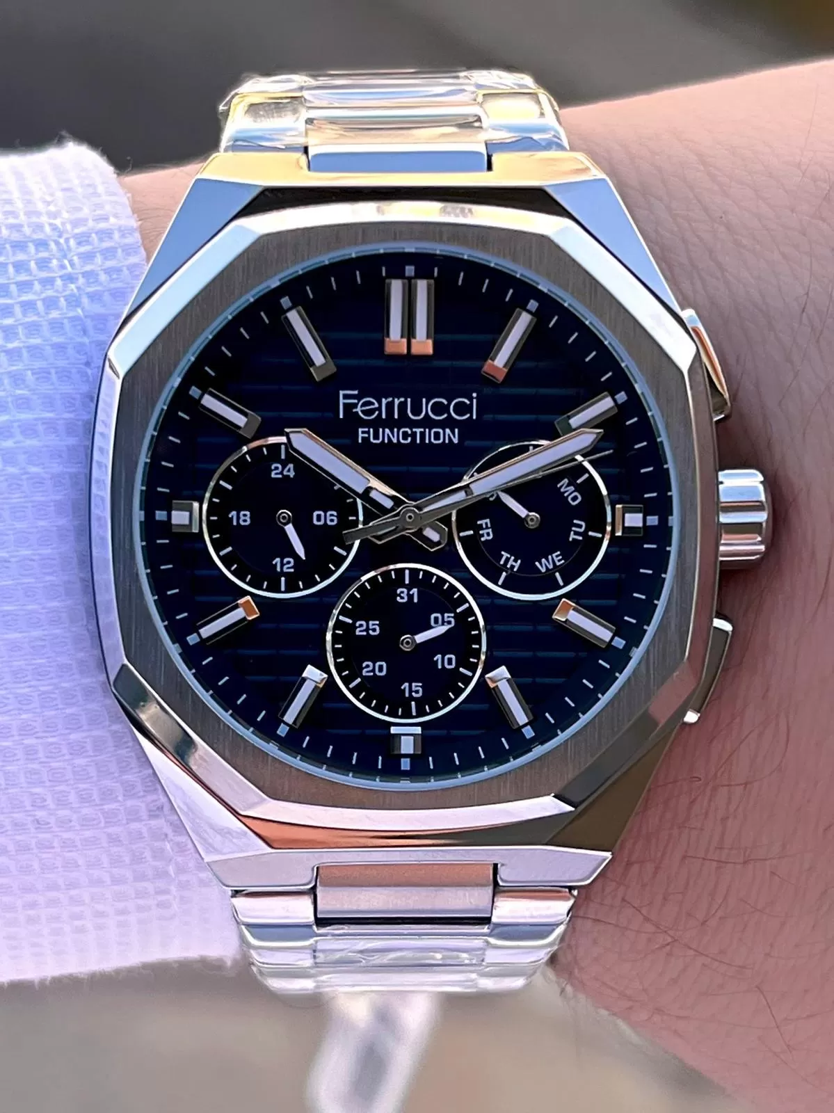 Ferrucci 2 Yıl Garantili Çelik Kordon İç Kadran Özellikleri Aktif 3 Atm Erkek Kol Saati EF.03372.05