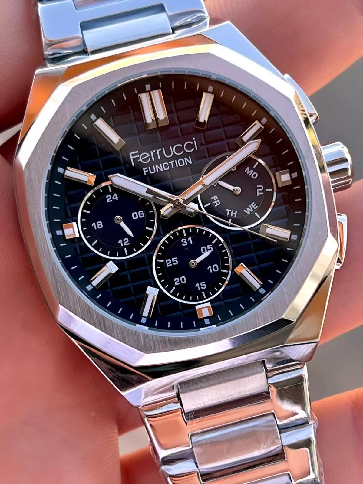 Ferrucci 2 Yıl Garantili Çelik Kordon İç Kadran Özellikleri Aktif 3 Atm Erkek Kol Saati EF.03372.05