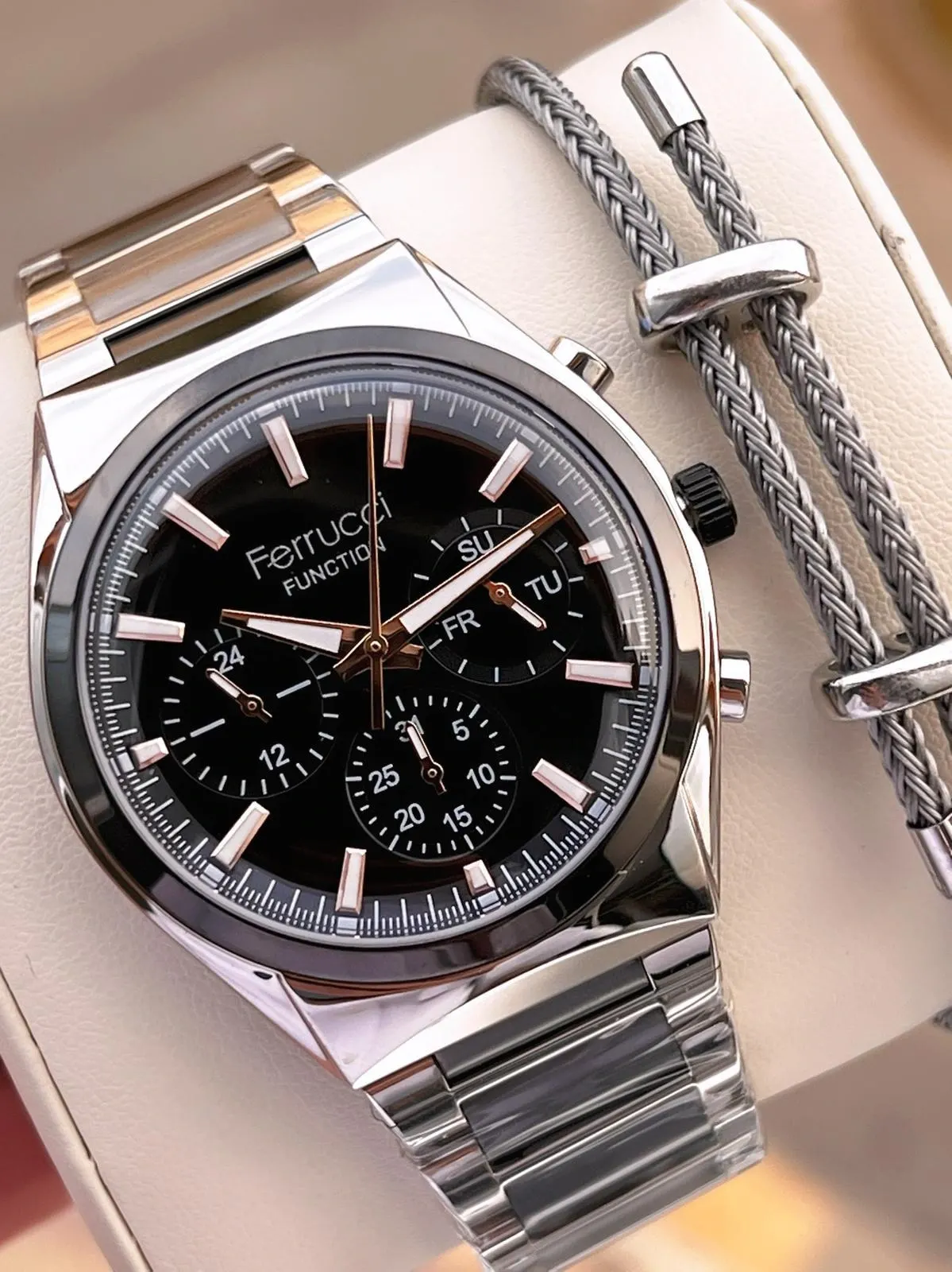 Ferrucci 2 Yıl Garantili Çelik Kordon İç Kadran Özellikleri Aktif 3 Atm Erkek Kol Saati EF.03517.5