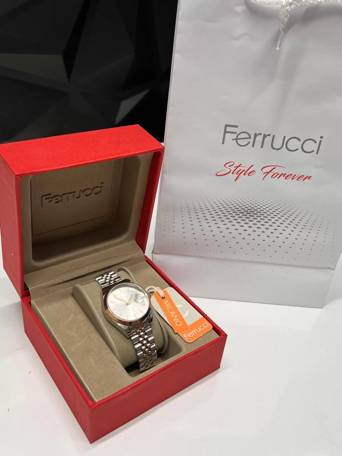 Ferrucci Çelik Kordon 2 Yıl Garantili Takvinli Kadran Suya Dayanıklı Kadın Kol Saati BFC.03298.04