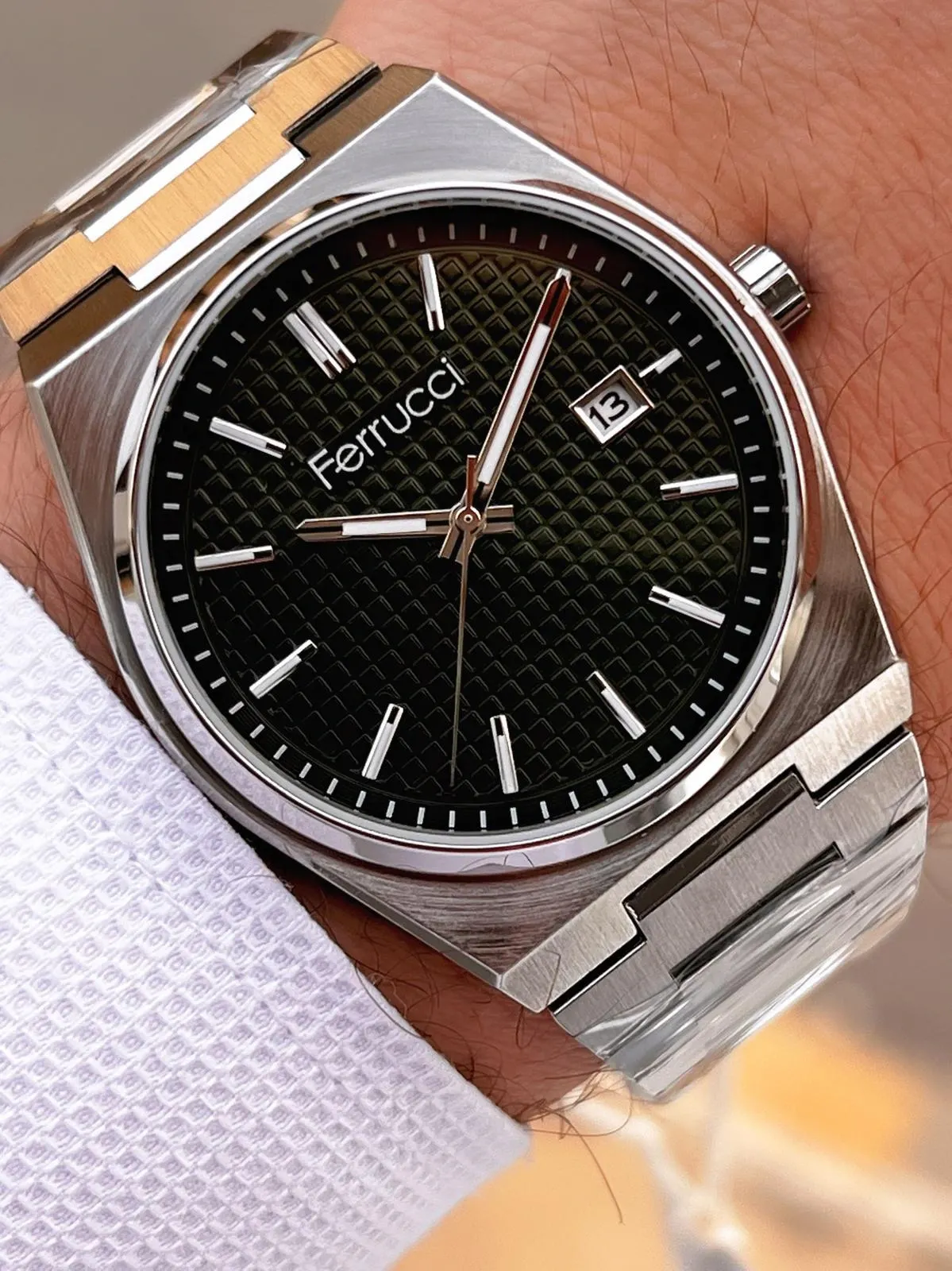 Ferrucci İç Fonksiyonları Aktif 30mt Suya Dayanıklı Çelik Kordon + Bİleklik Hediyeli Erkek Kol Saati VS.BLKT.0754