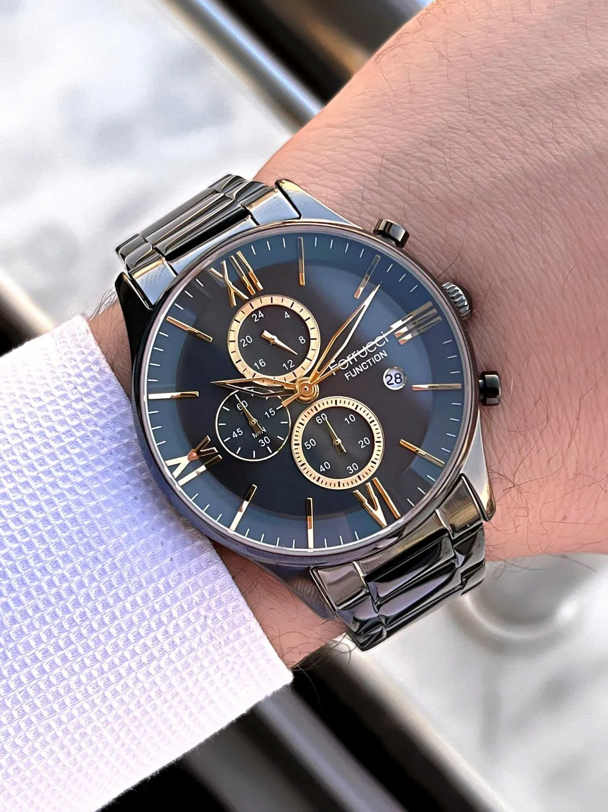 Ferrucci İç Fonksiyonları Aktif Takvim Ve Gün 30mt Suya Dayanıklı Çelik Kordon Erkek Kol Saati VS.BLKT.0600