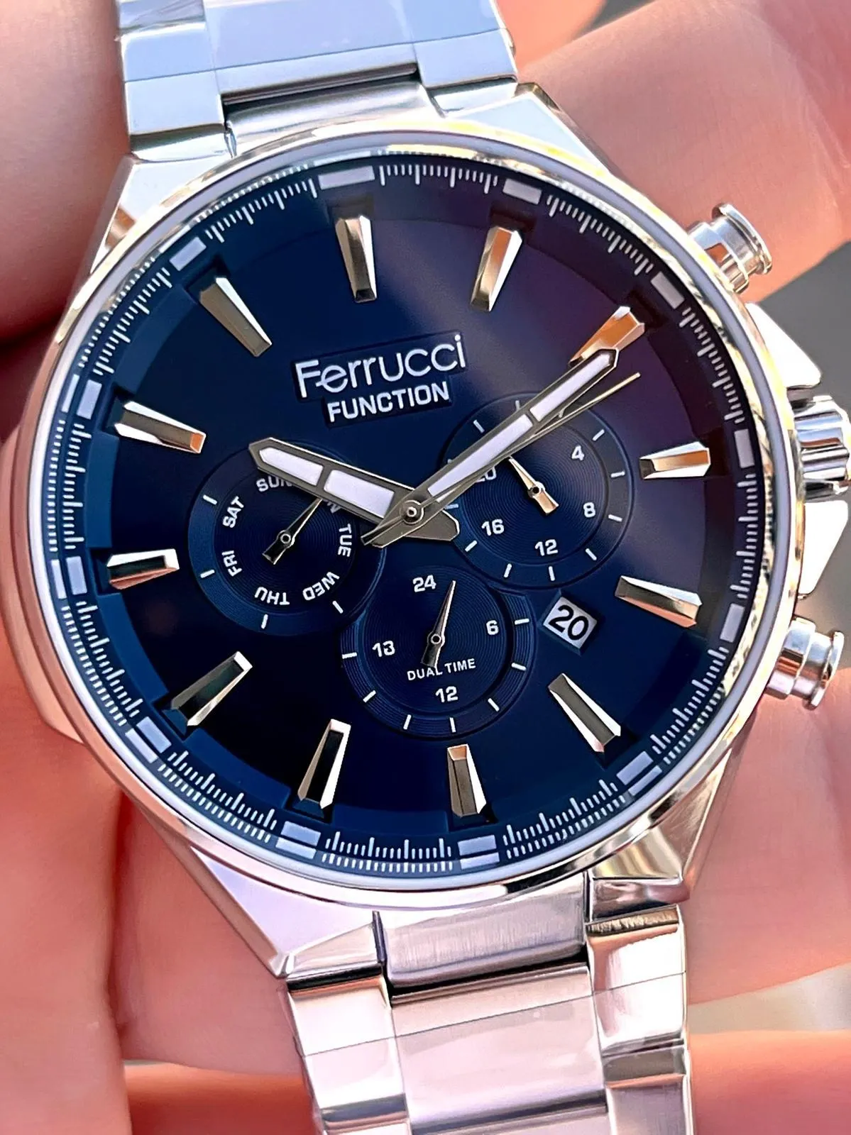 Ferrucci İç Fonksiyonları Aktif Takvim Ve Gün 30mt Suya Dayanıklı Çelik Kordon Erkek Kol Saati VS.BLKT.0460