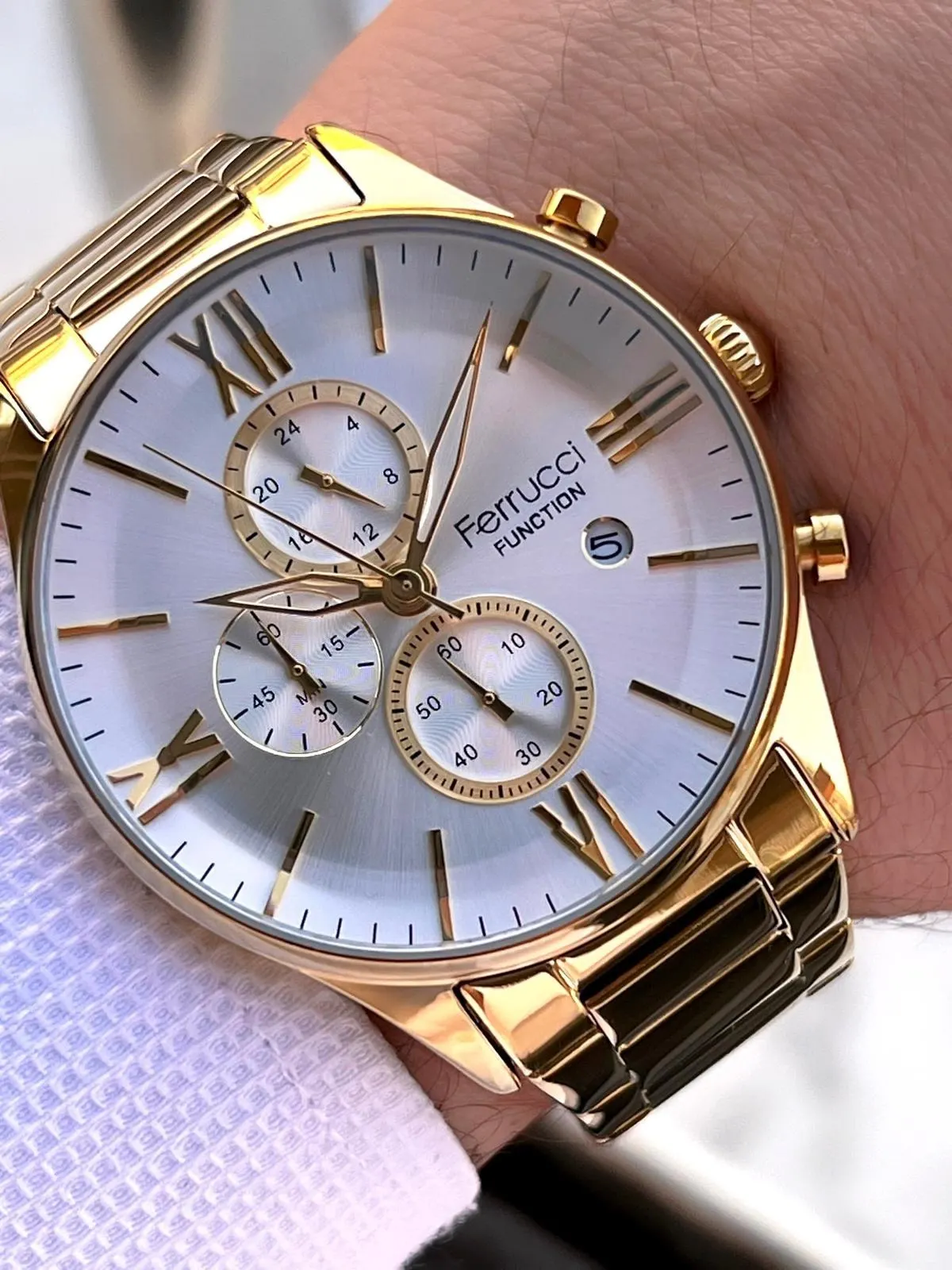 Ferrucci İç Fonksiyonları Aktif Takvim Ve Gün 30mt Suya Dayanıklı Çelik Kordon Erkek Kol Saati VS.BLKT.0601