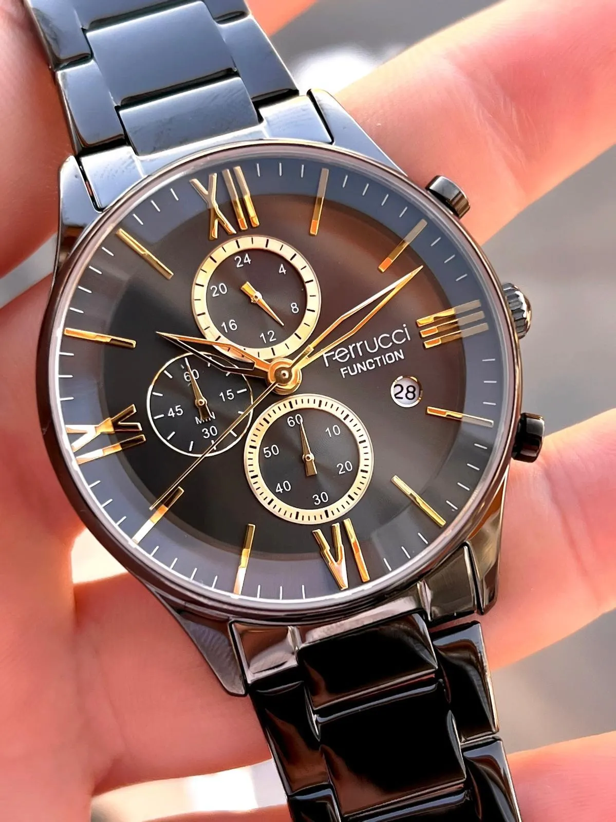 Ferrucci İç Fonksiyonları Aktif Takvim Ve Gün 30mt Suya Dayanıklı Çelik Kordon Erkek Kol Saati VS.BLKT.0600