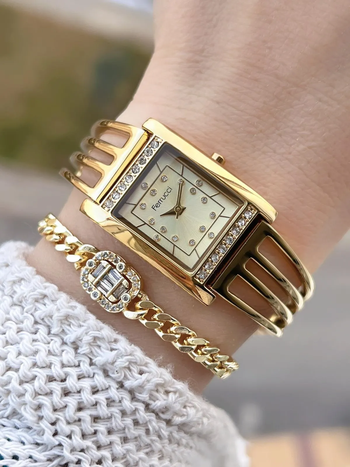 Ferrucci Kaburga Tasarım 2 Yıl Garantili 3 Atm Suya Dayanıklı Kadın Kol Saati+Bileklik FC.L11061.2