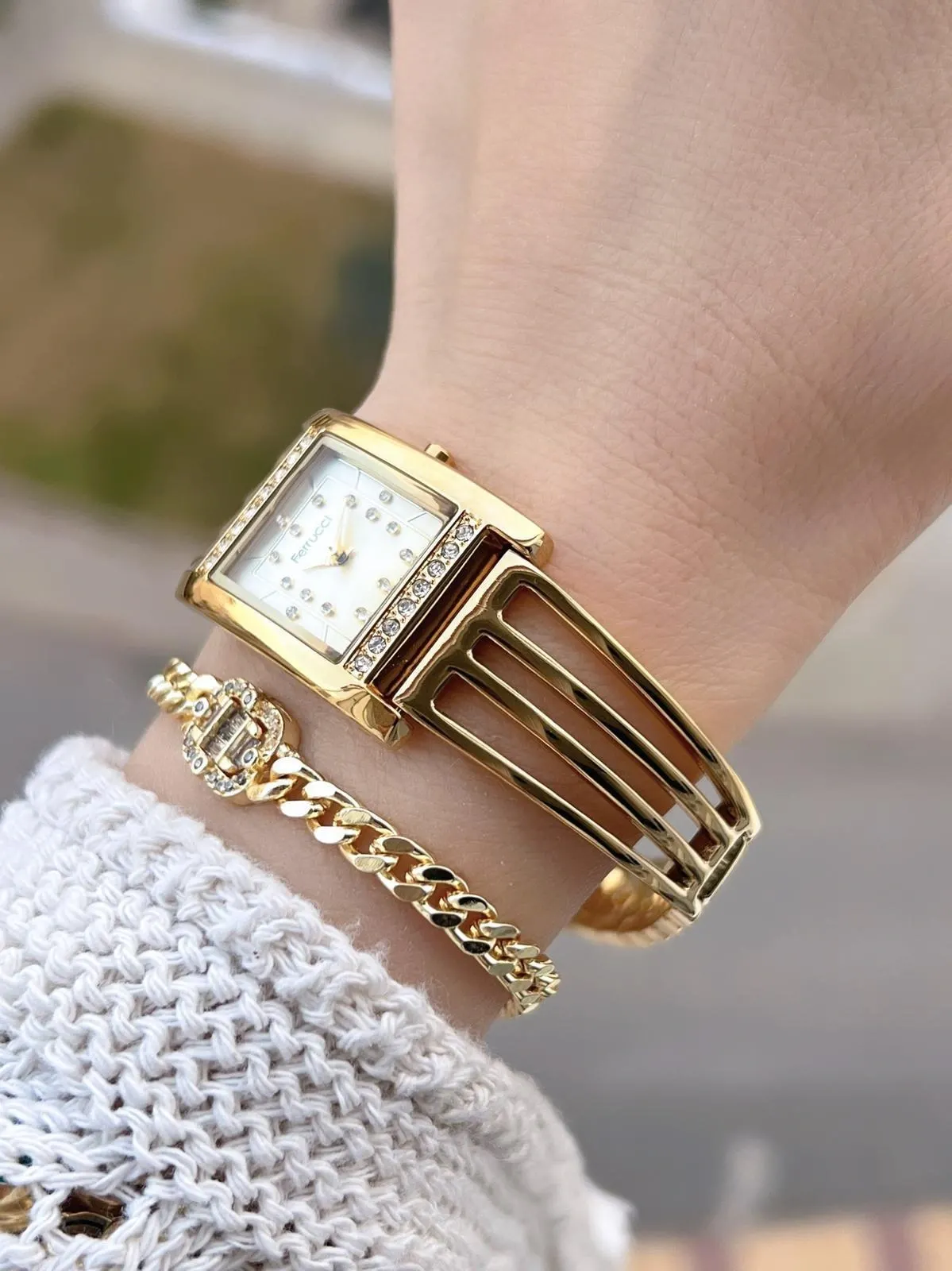 Ferrucci Kaburga Tasarım 2 Yıl Garantili 3 Atm Suya Dayanıklı Kadın Kol Saati+Bileklik FC.L11061.2