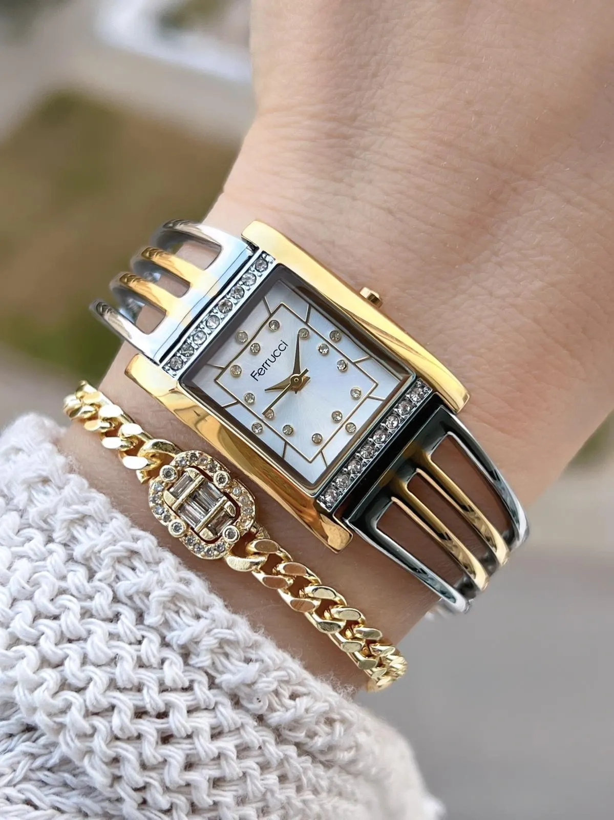 Ferrucci Kaburga Tasarım 2 Yıl Garantili 3 Atm Suya Dayanıklı Kadın Kol Saati+Bileklik FC.L11061.3