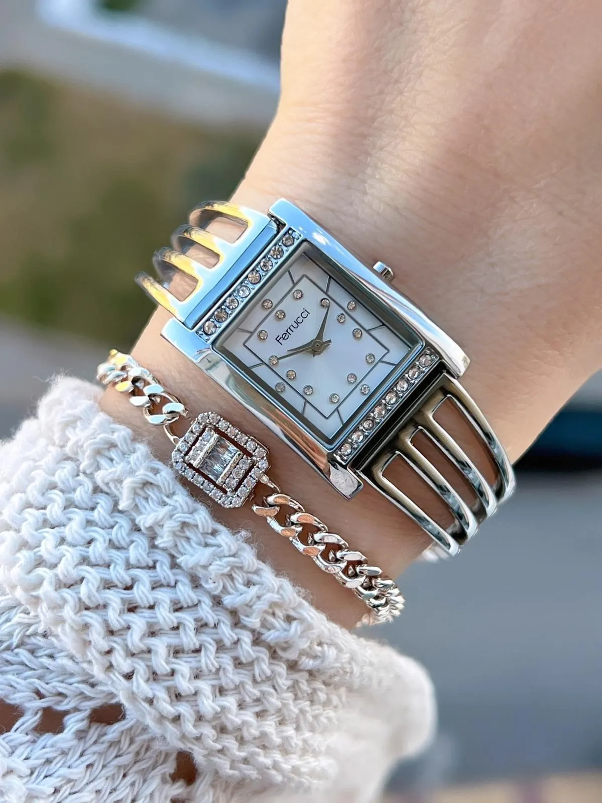 Ferrucci Kaburga Tasarım 2 Yıl Garantili 3 Atm Suya Dayanıklı Kadın Kol Saati+Bileklik FC.L11061.4