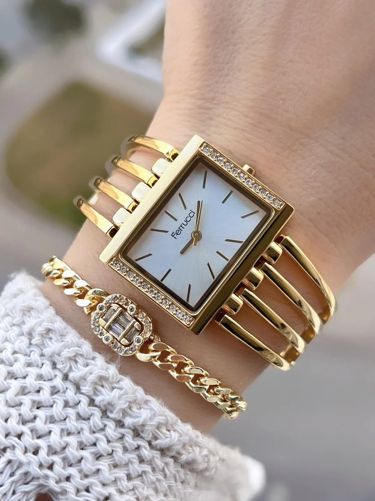 Ferrucci Kaburga Tasarım 2 Yıl Garantili 3 Atm Suya Dayanıklı Kadın Kol Saati+Bileklik FC.L11441.1