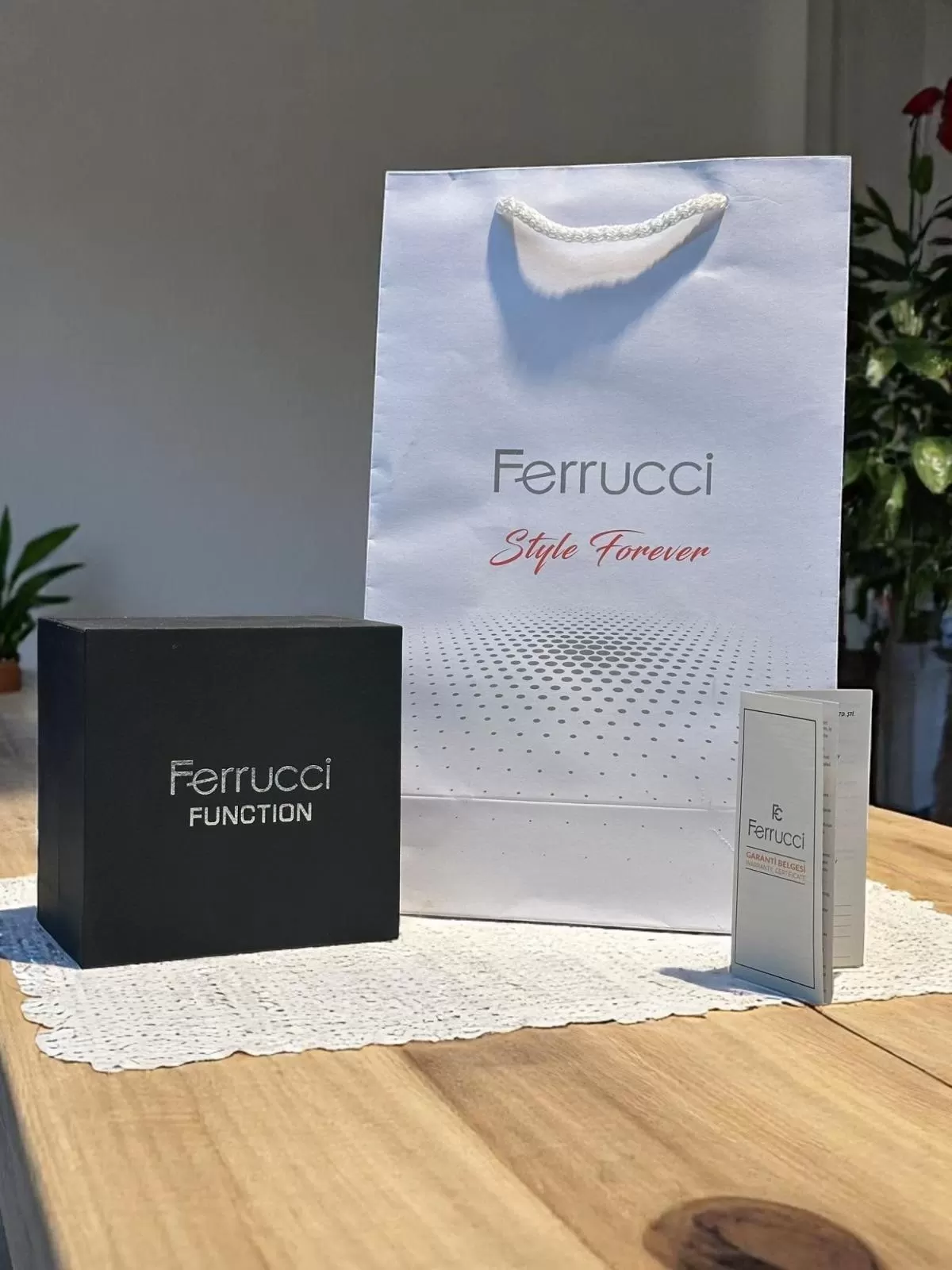 Ferrucci Kadın Kol Saati+Bileklik Özel Seri Çelik Kordon Kararma Renk Atma Yapmaz VS.BLKT.0528