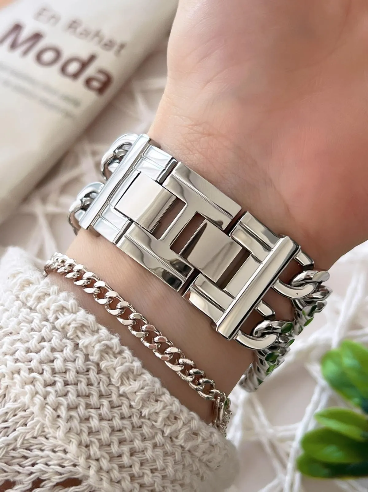 Ferrucci Kadın Kol Saati+Bileklik Özel Seri Çelik Kordon Kararma Renk Atma Yapmaz VS.BLKT.0766