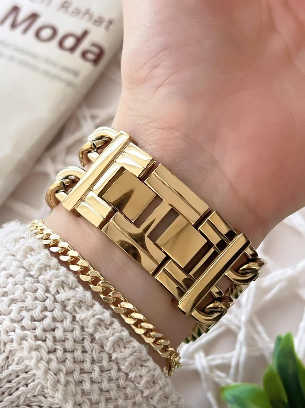 Ferrucci Kadın Kol Saati+Bileklik Özel Seri Çelik Kordon Kararma Renk Atma Yapmaz VS.BLKT.0768