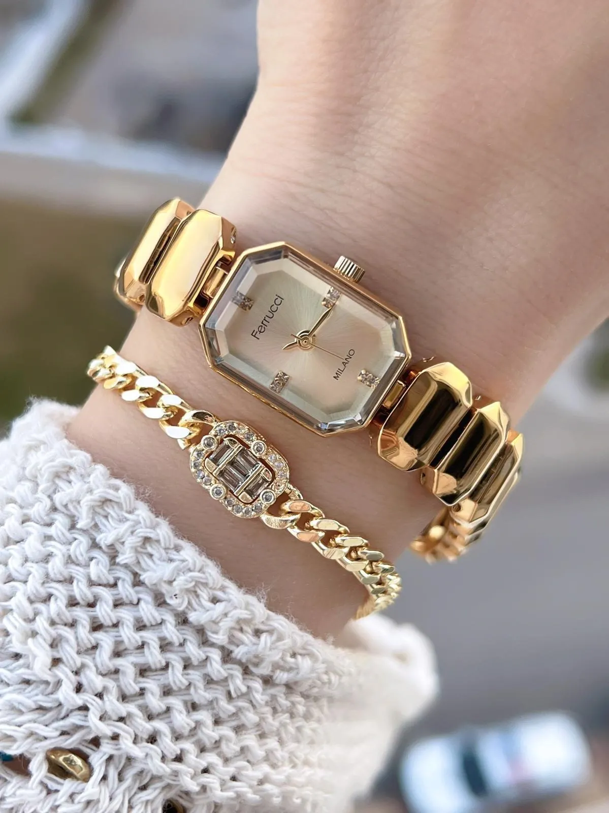 Ferrucci Mini Vintage Seri 2 Yıl Garantili 3 Atm Suya Dayanıklı Kadın Kol Saati+Bileklik Z.01141.4