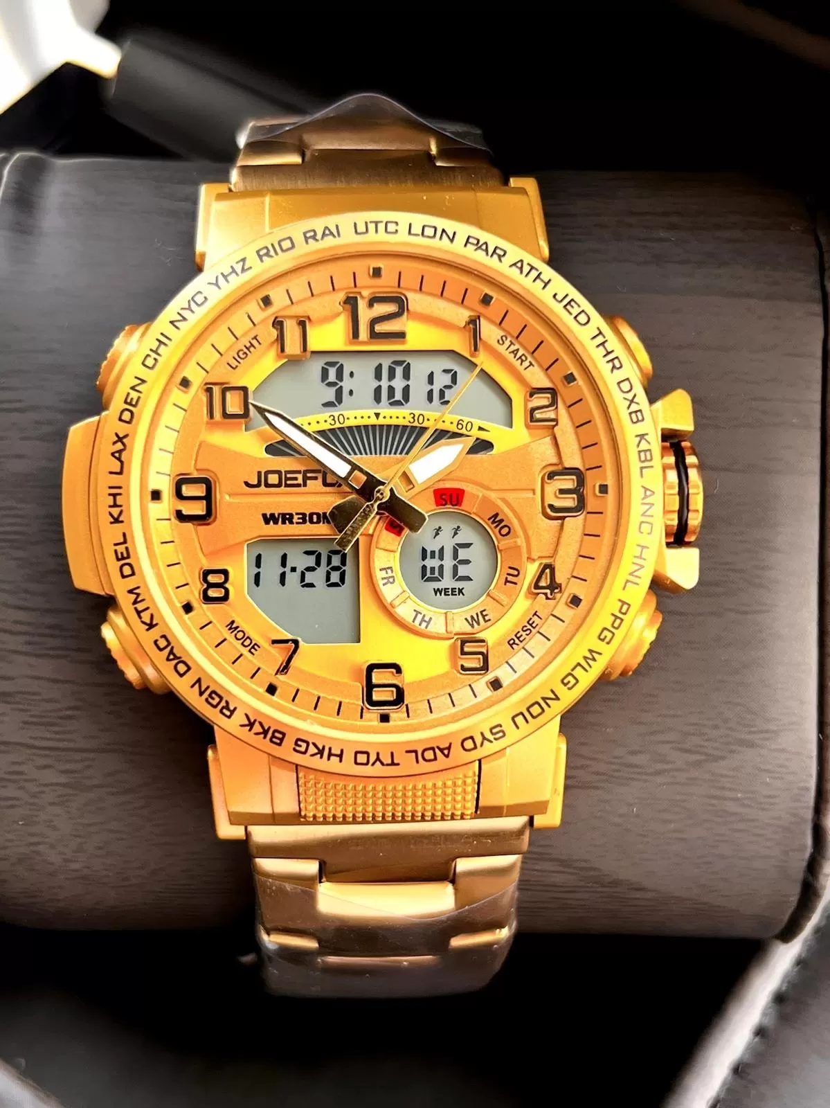 Joefox Çelik Kordon Dijital Ve Analog 2 Yıl Garantili 3 Atm Suya Dayanıklı Erkek Kol Saati JOE2.LC07