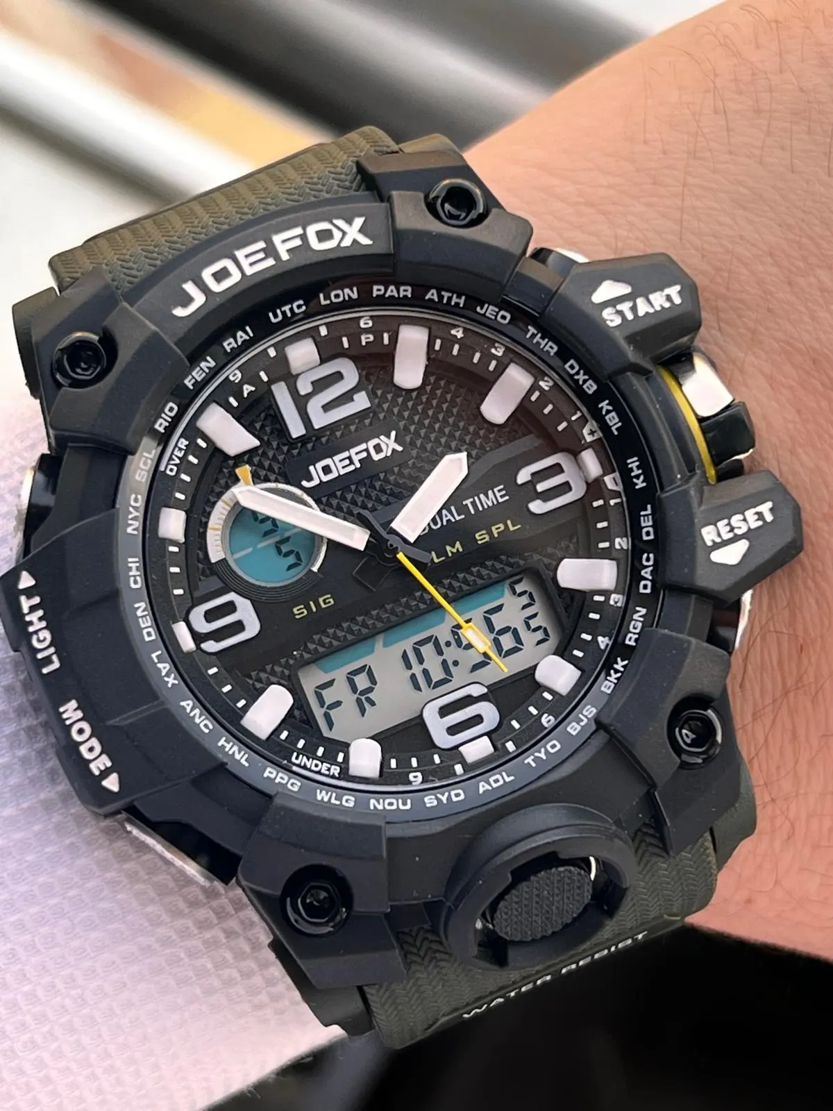 Joefox Digital Ve Analog 2 Yıl Garantili Kronmetre+Takvim+Alarm+Aydınlatma Erkek Kol Saati JOE.BK10