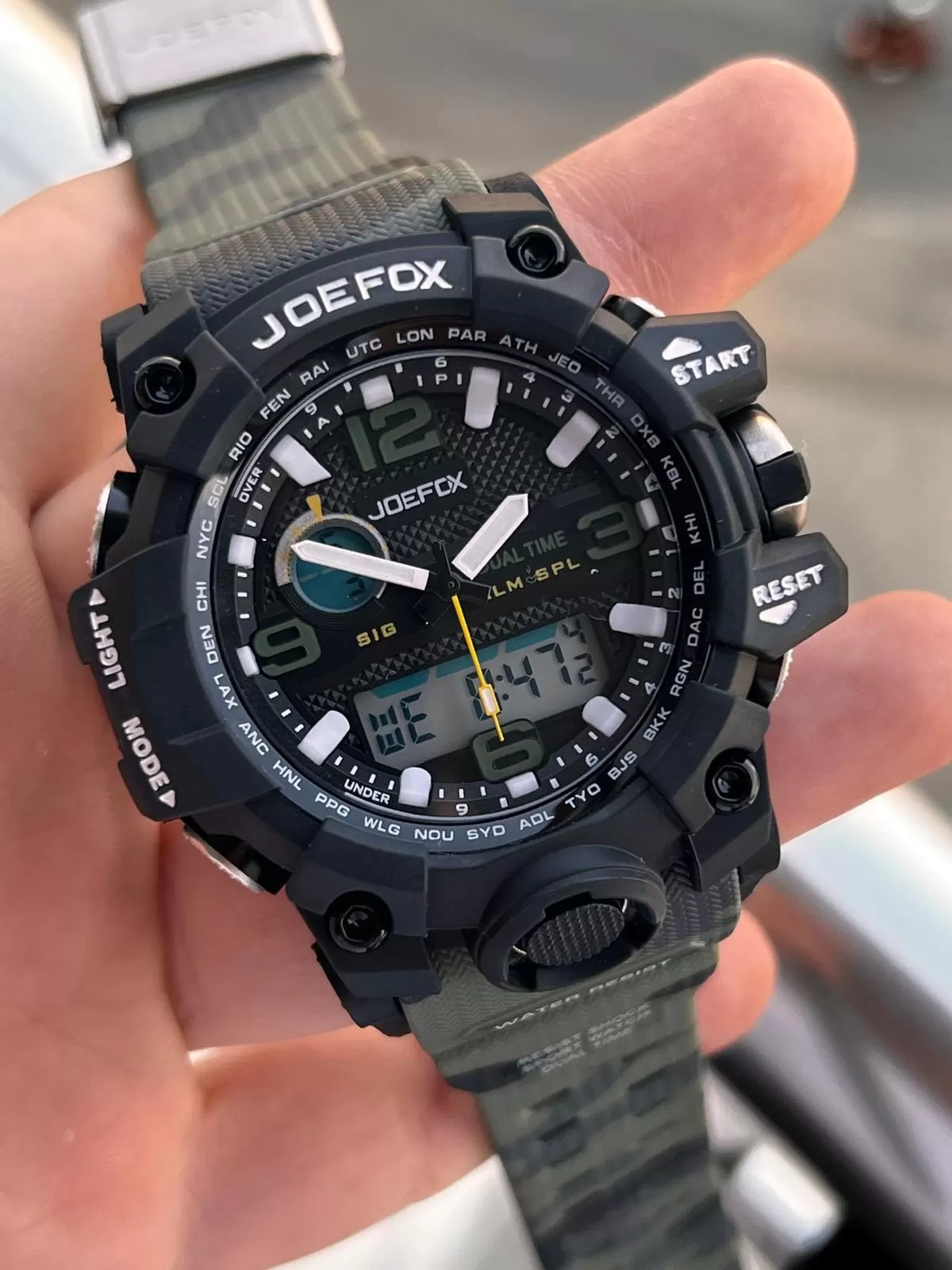 Joefox Digital Ve Analog 2 Yıl Garantili Kronmetre+Takvim+Alarm+Aydınlatma Erkek Kol Saati JOE.BK11