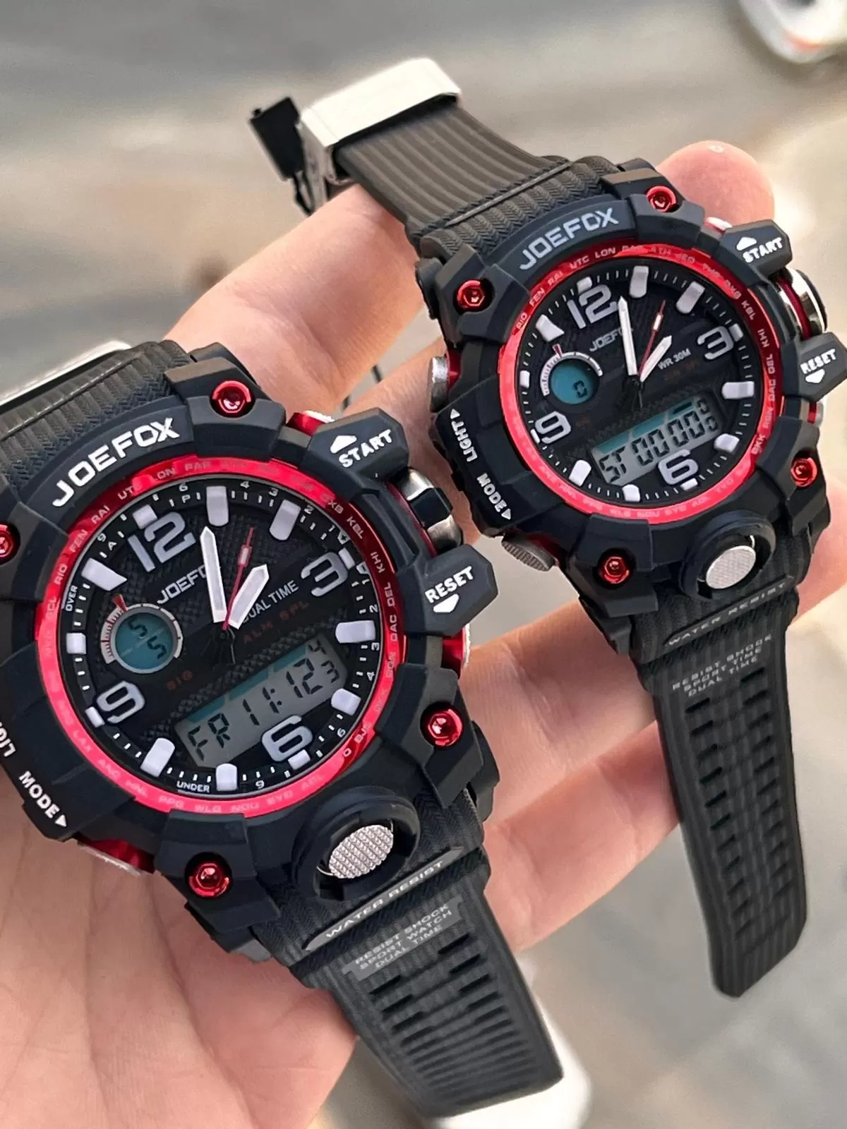 Joefox Digital Ve Analog Çiftlere Özel 2 Yıl Garantili 3 Atm Suya Dayanıklı Çift Kol Saati JE.CFT.04