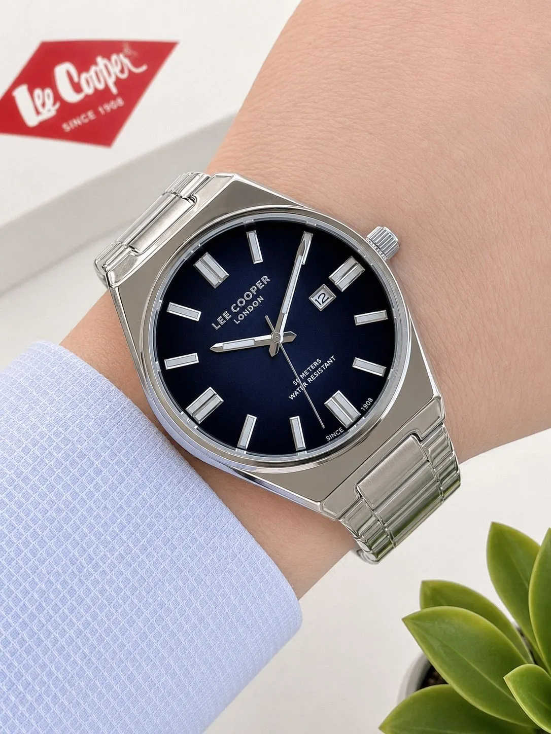 Lee Cooper 2 Yıl Garantili Takvimli Kadran Bileklik Hediyeli  Erkek Kol Saati E8325.390