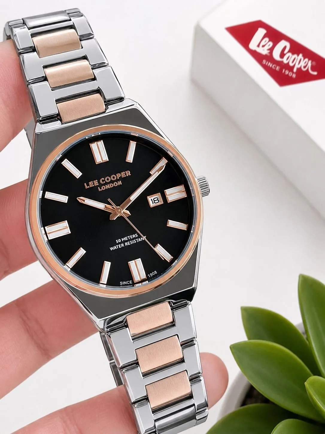 Lee Cooper 2 Yıl Garantili Takvimli Kadran Bileklik Hediyeli  Erkek Kol Saati E8325.550
