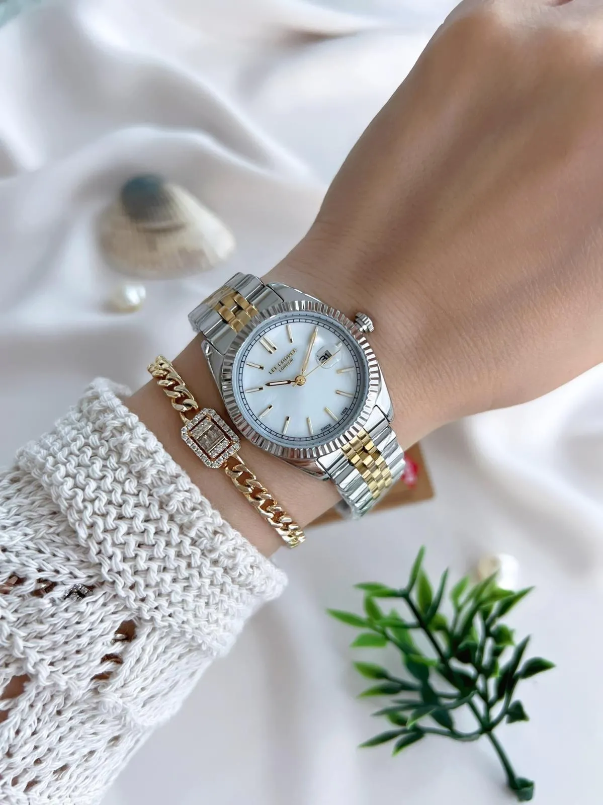 Lee Cooper Çelik Kordonlu 3 Atm Suya Dayanıklı Kadın Kol Saati VS.BLKT.0639