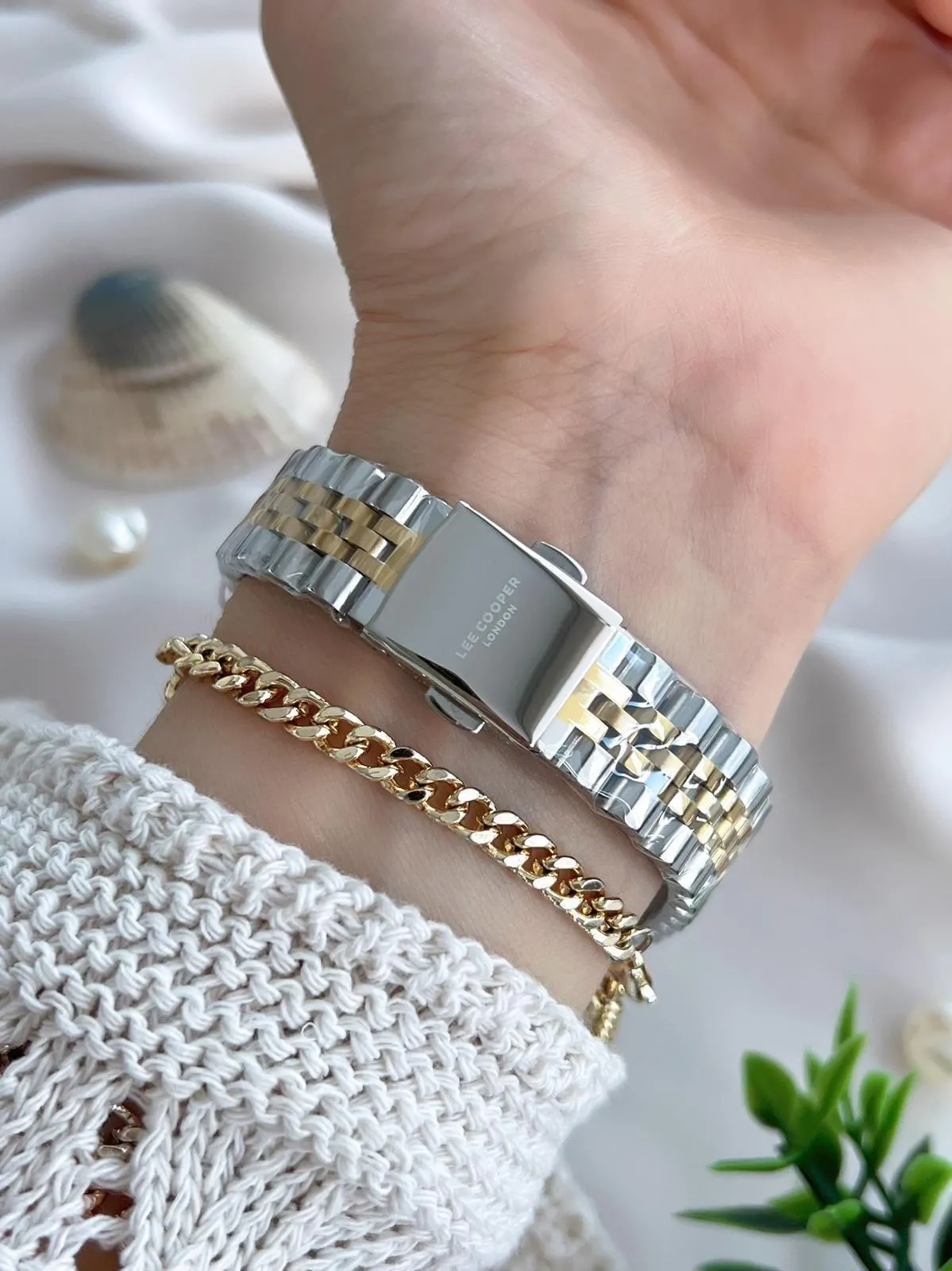 Lee Cooper Çelik Kordonlu 3 Atm Suya Dayanıklı Kadın Kol Saati VS.BLKT.0641