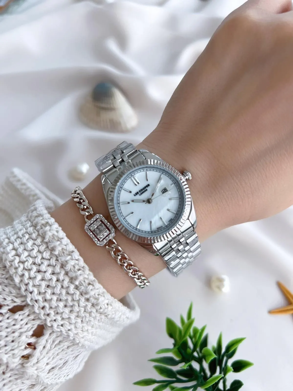 Lee Cooper Çelik Kordonlu 3 Atm Suya Dayanıklı Kadın Kol Saati VS.BLKT.0642